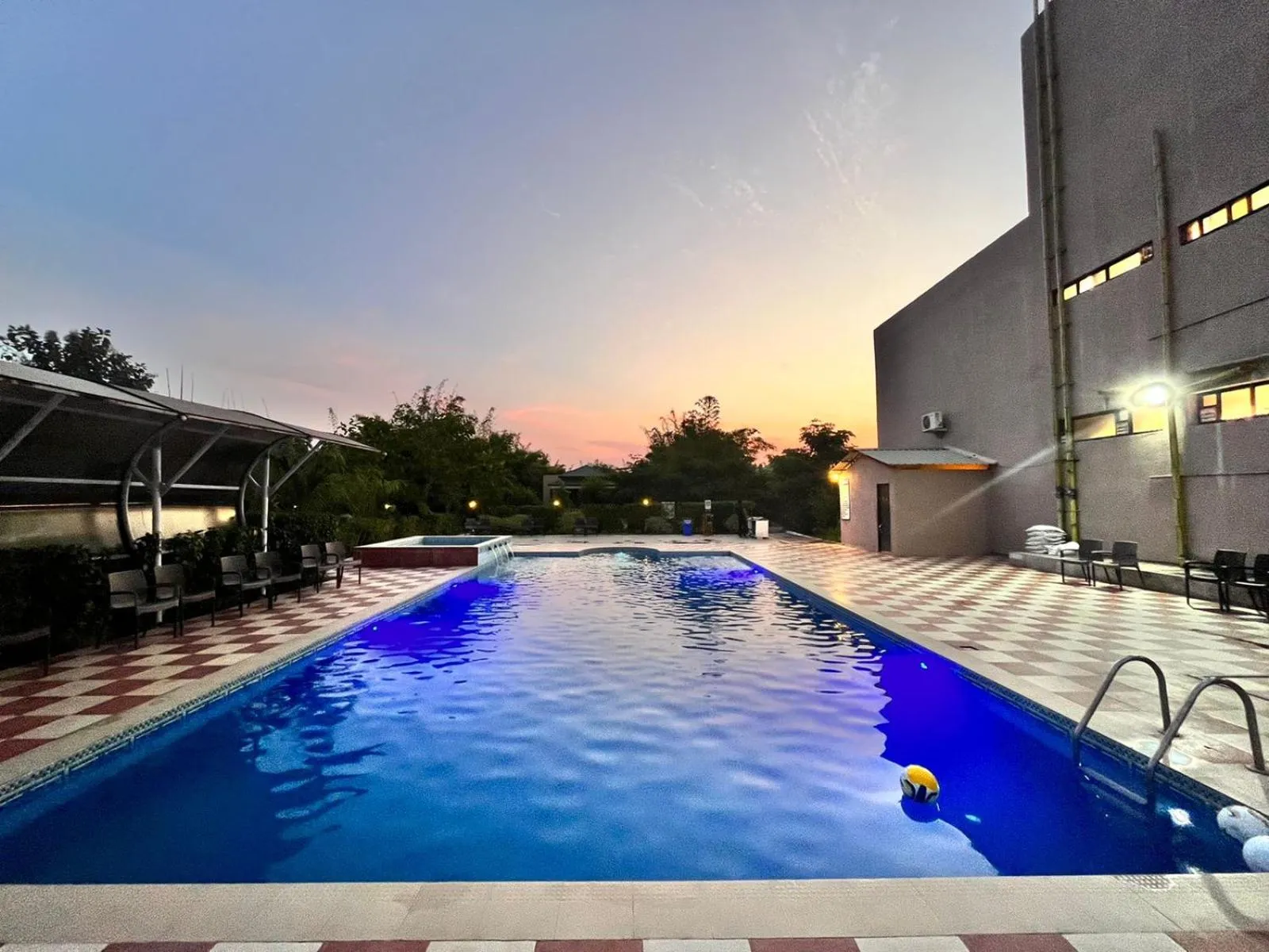 Swimming pool in Olive Resort - Sillari Pench