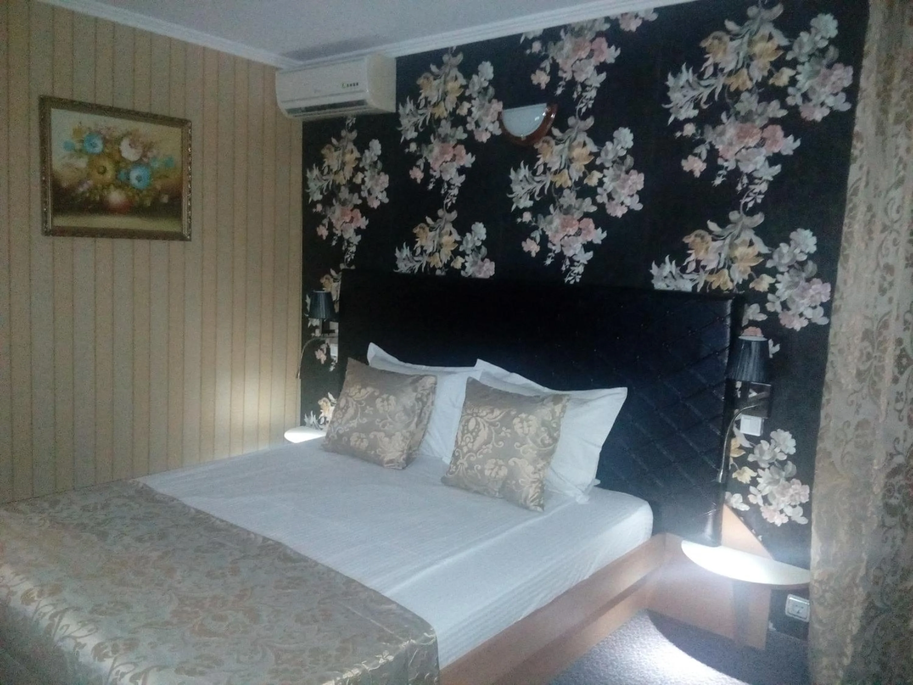 Bed in Family Hotel Yagoda88