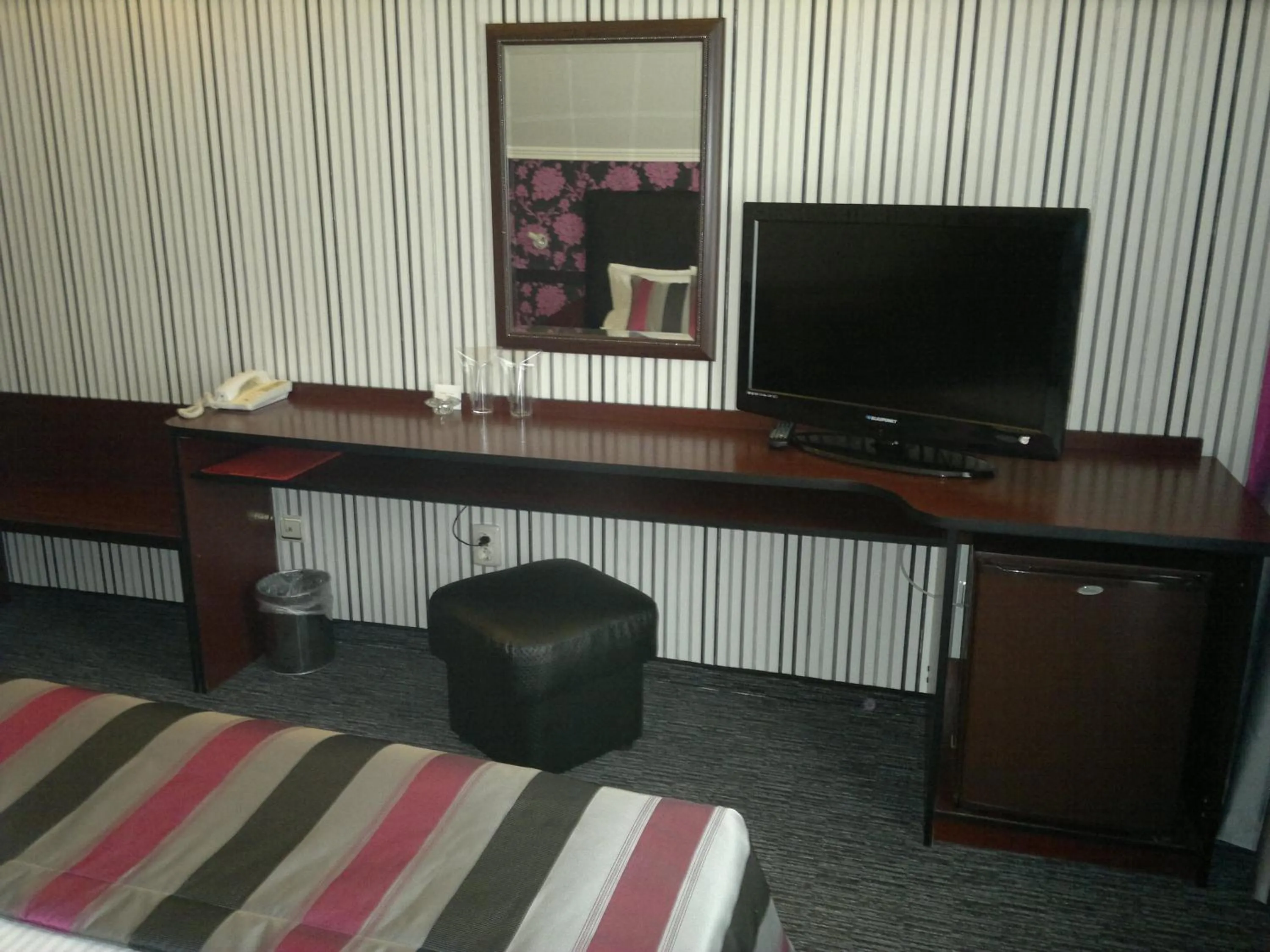 TV and multimedia, Bed in Family Hotel Yagoda88