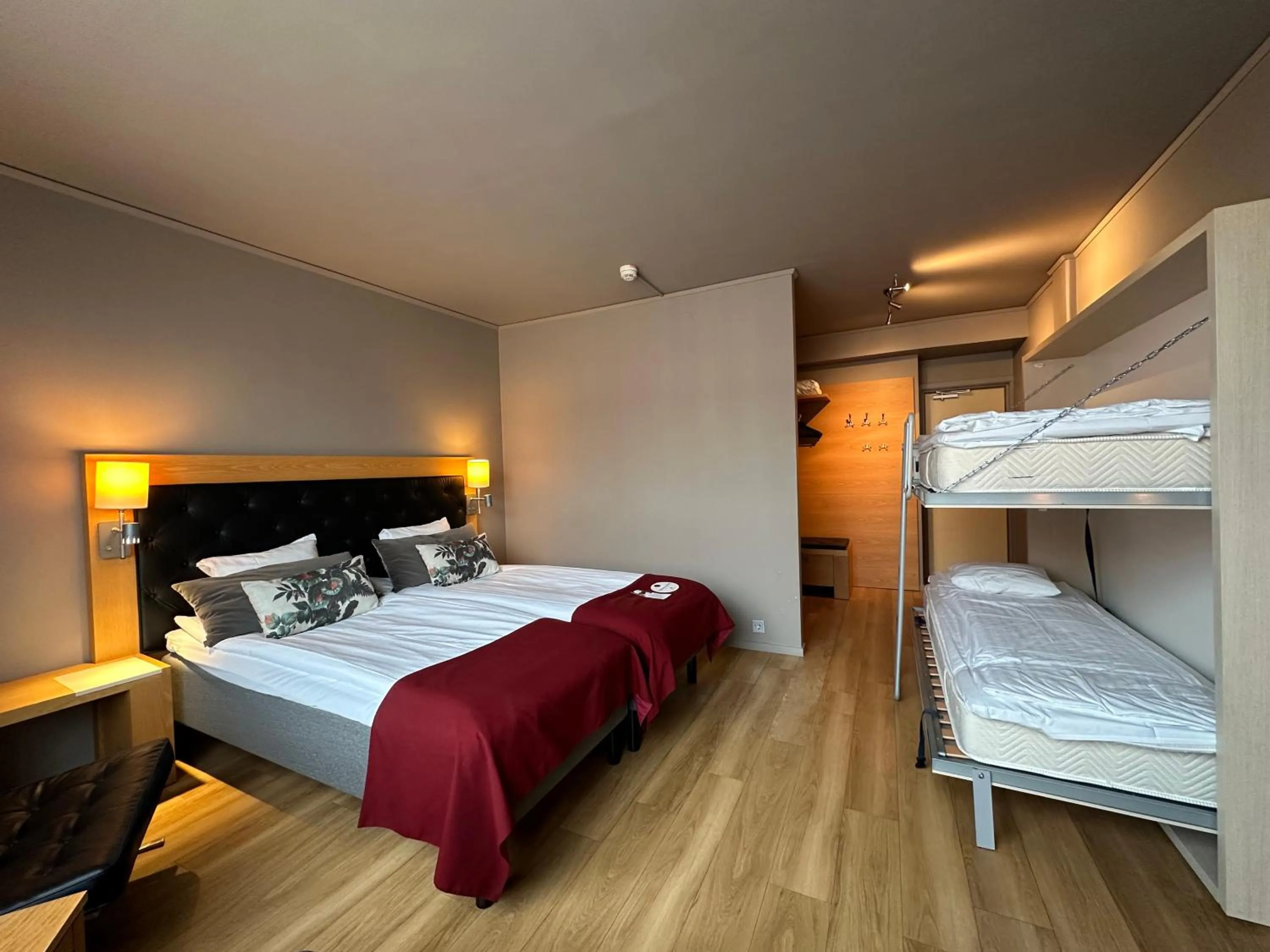 Bathroom, Bed in Spar Hotel Majorna