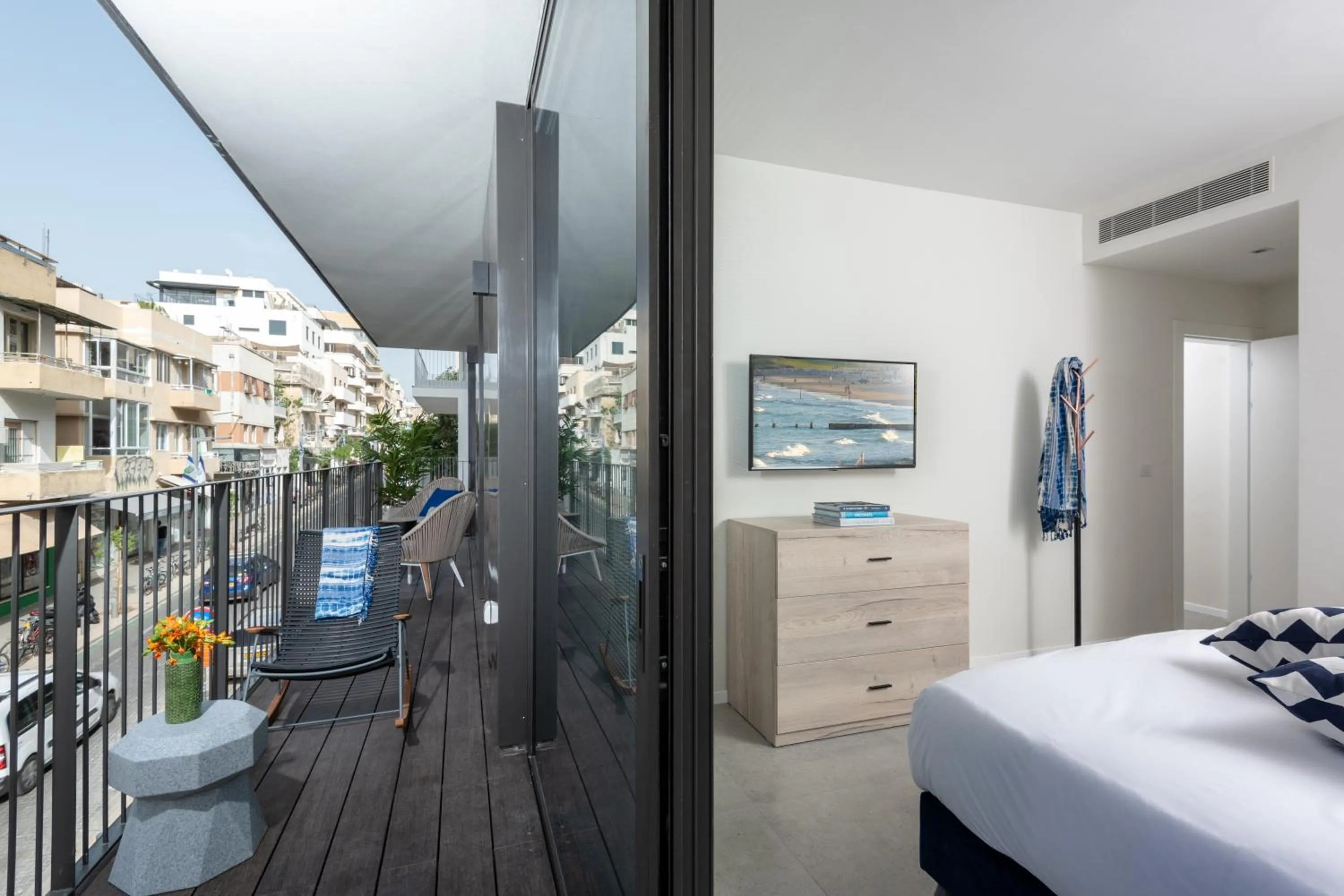 Balcony/Terrace, Bed in master Shenkin