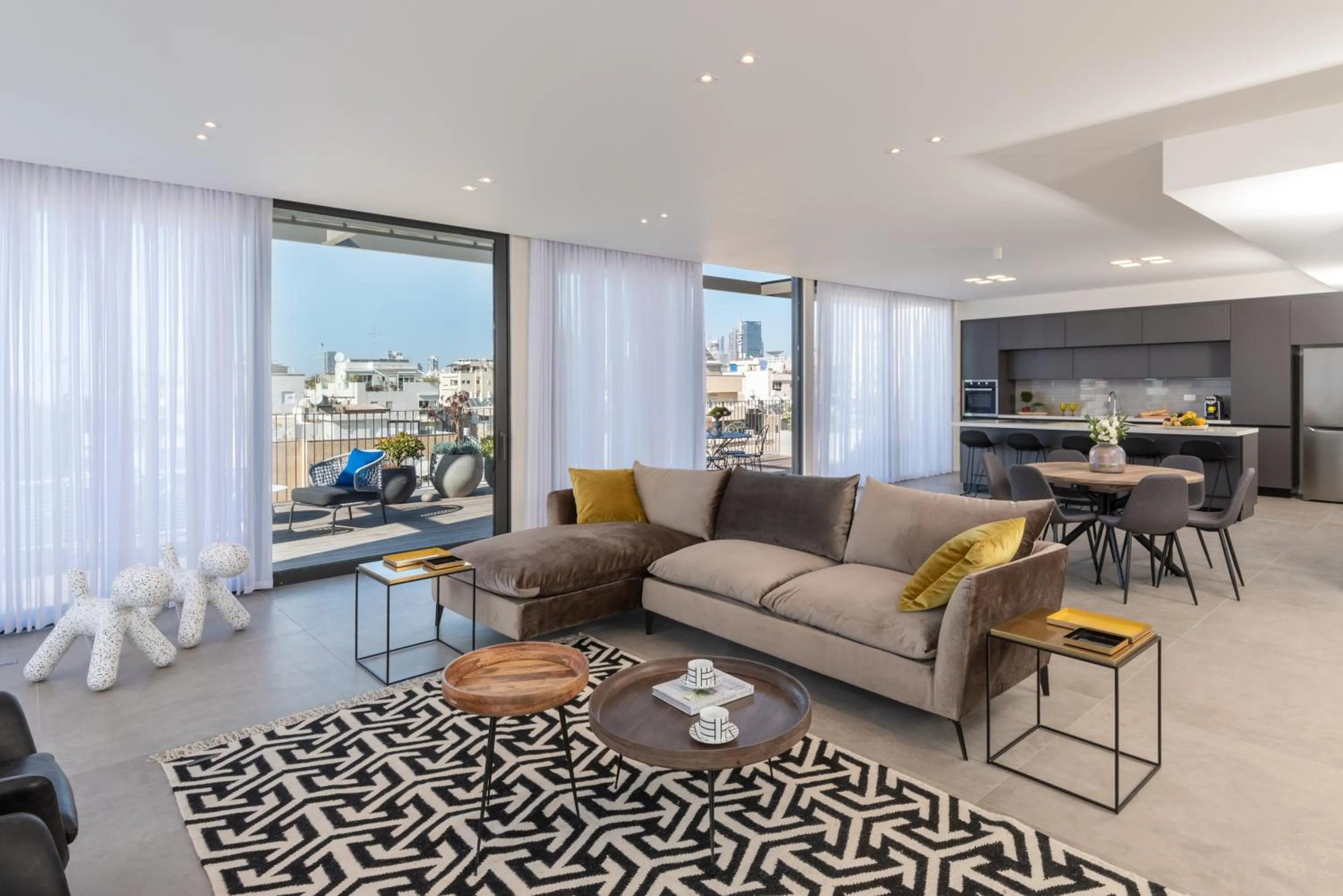 Living room in master Shenkin