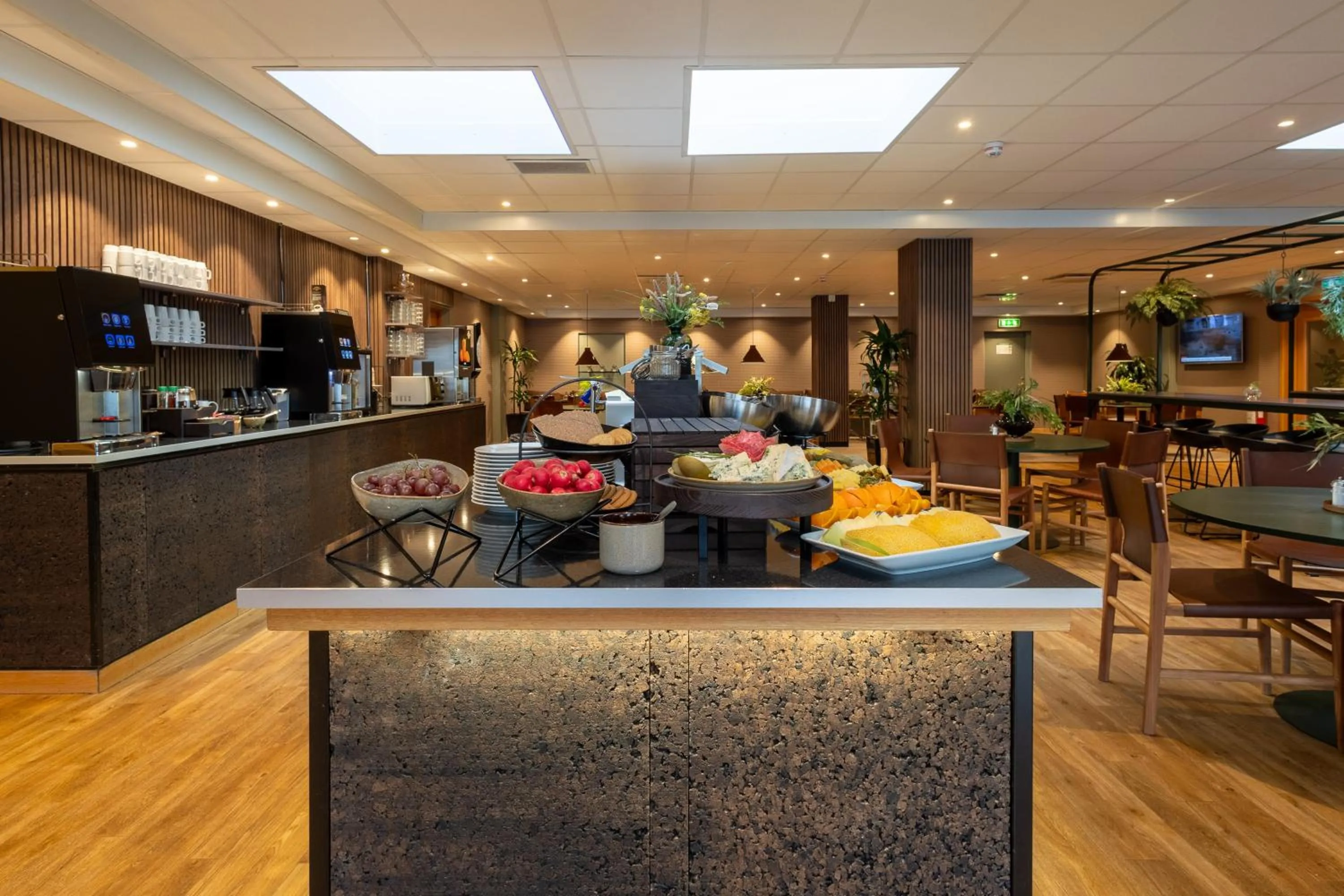 Buffet breakfast in Spar Hotel Gårda