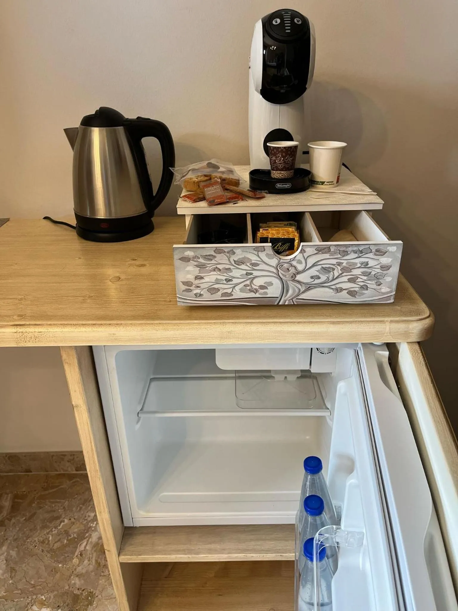 Coffee/tea facilities in B&B Domus Japigia