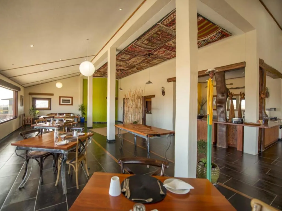 Dining area in Desert Breeze Lodge