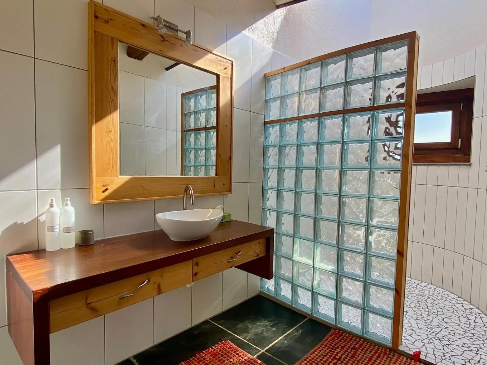 Shower in Desert Breeze Lodge