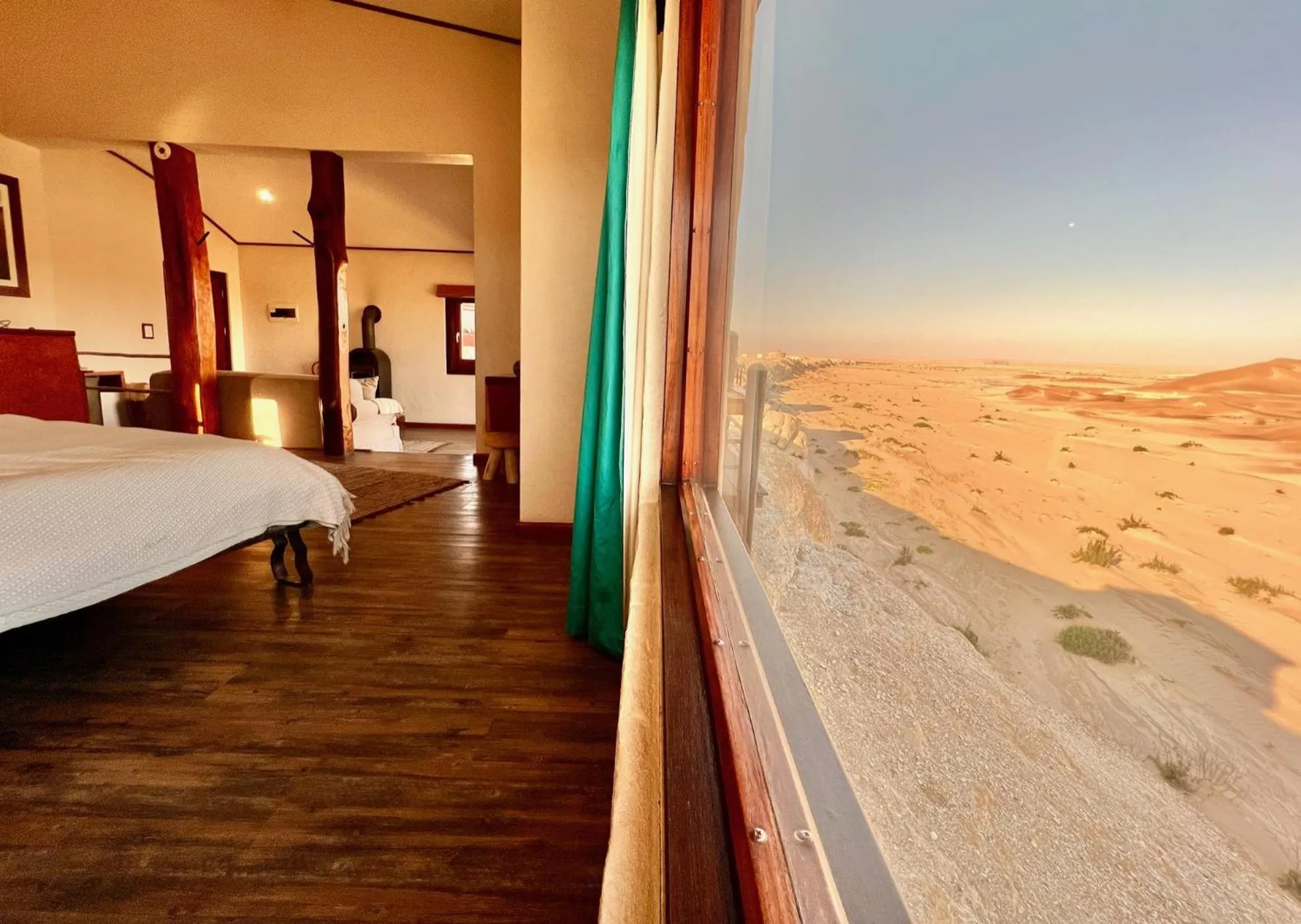 Bedroom, Bed in Desert Breeze Lodge