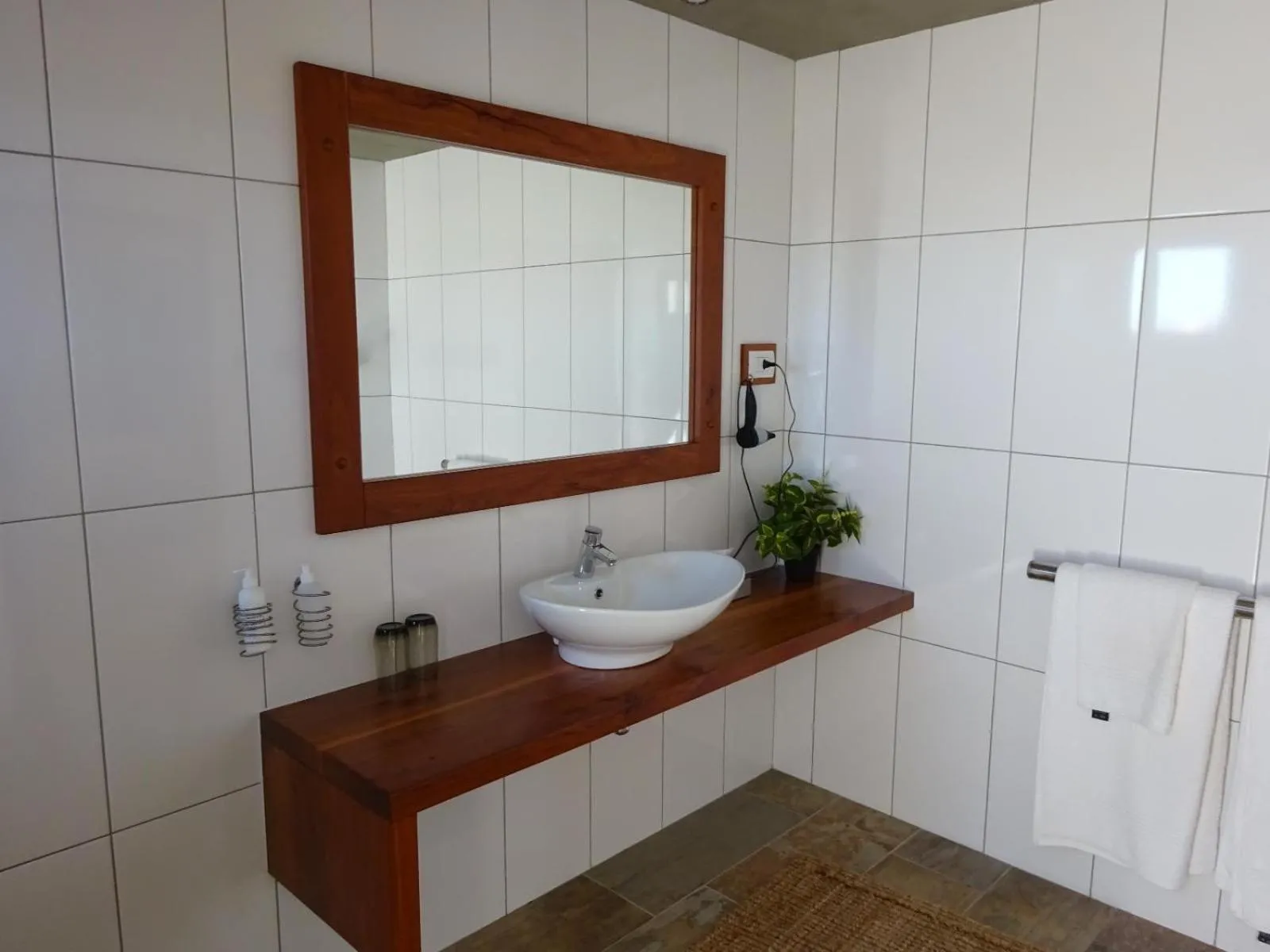 Bathroom in Desert Breeze Lodge