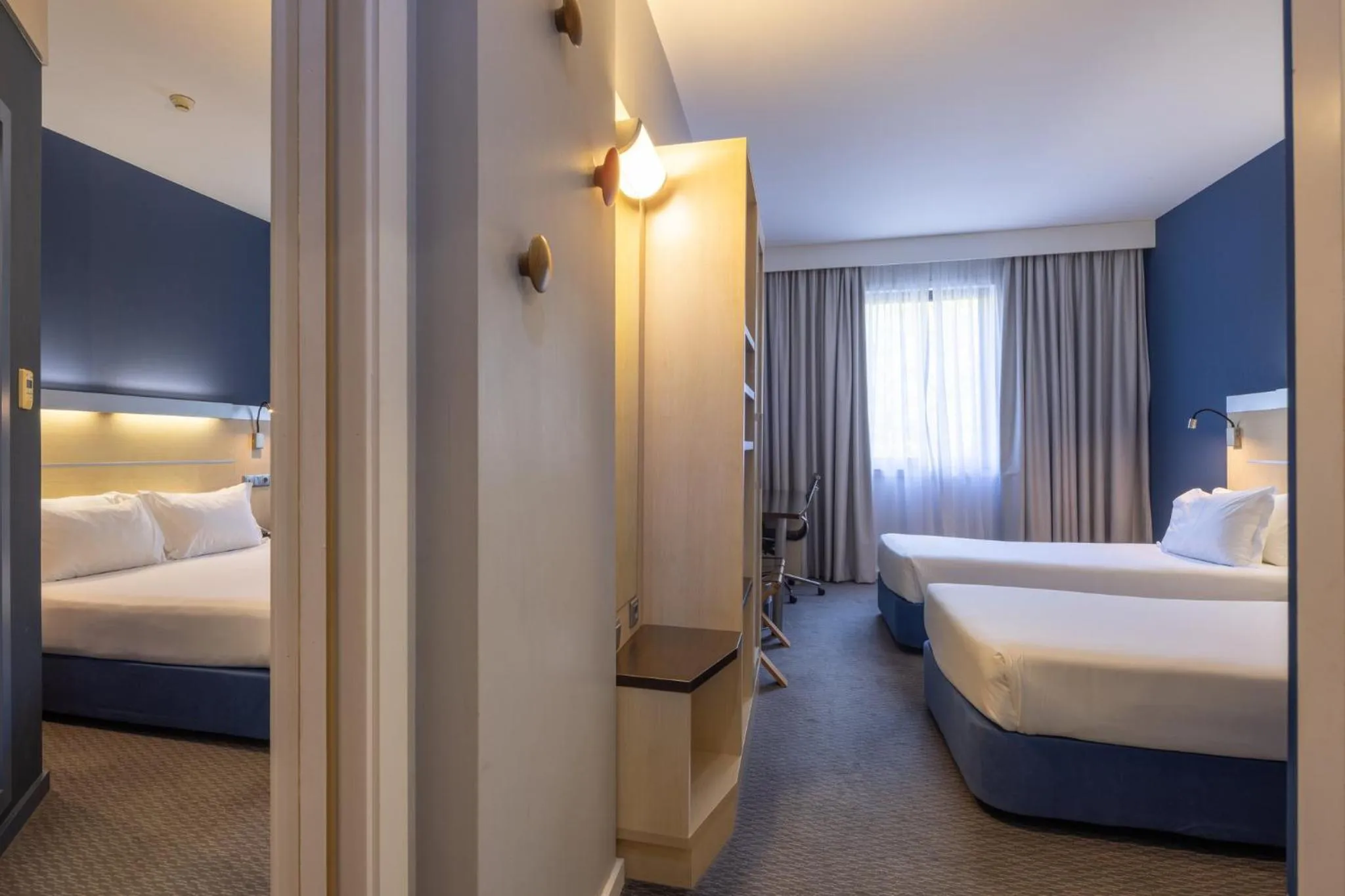 Photo of the whole room, Bed in Holiday Inn Express Porto Exponor by IHG