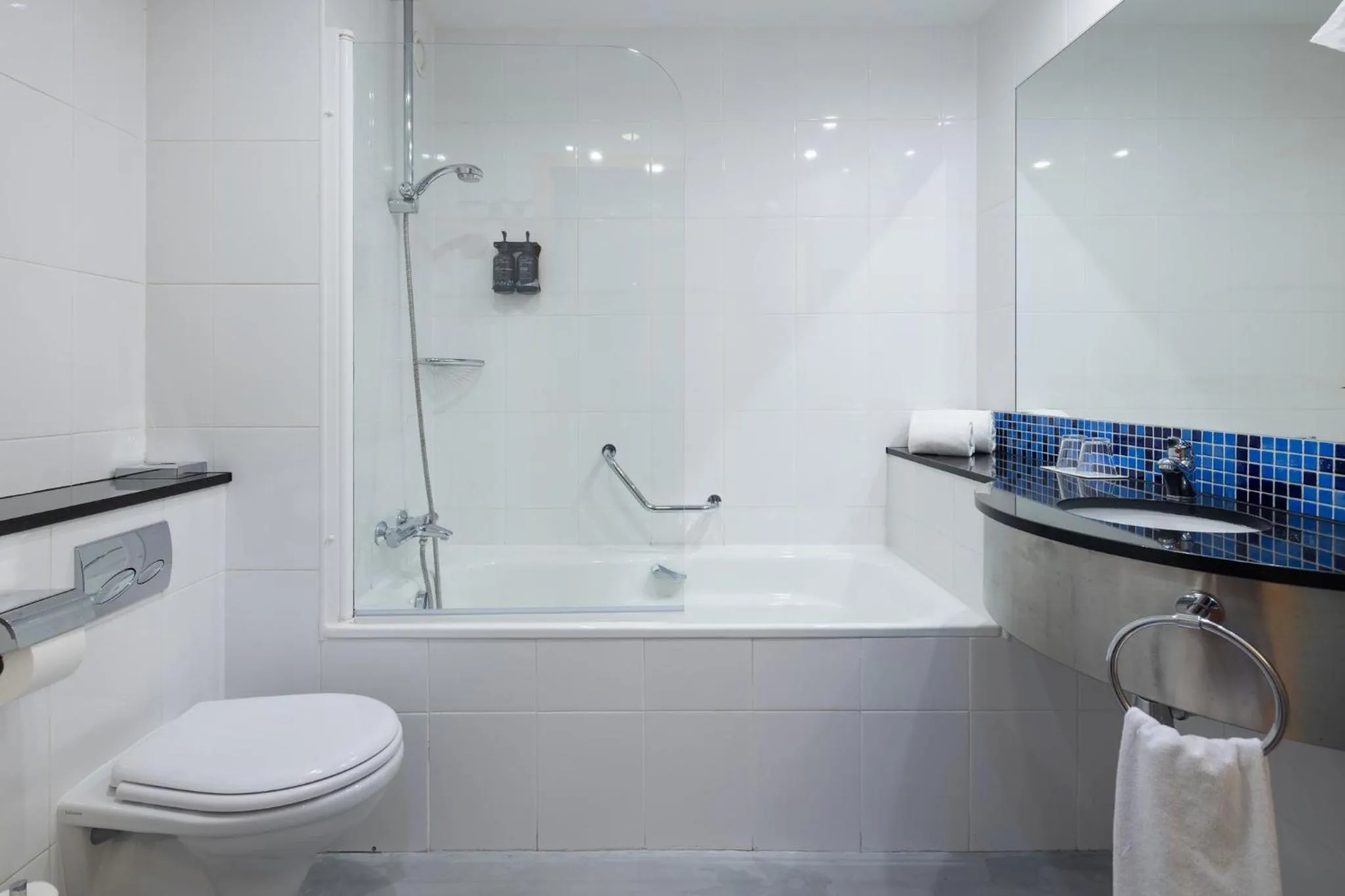 Bathroom in Holiday Inn Express Porto Exponor by IHG