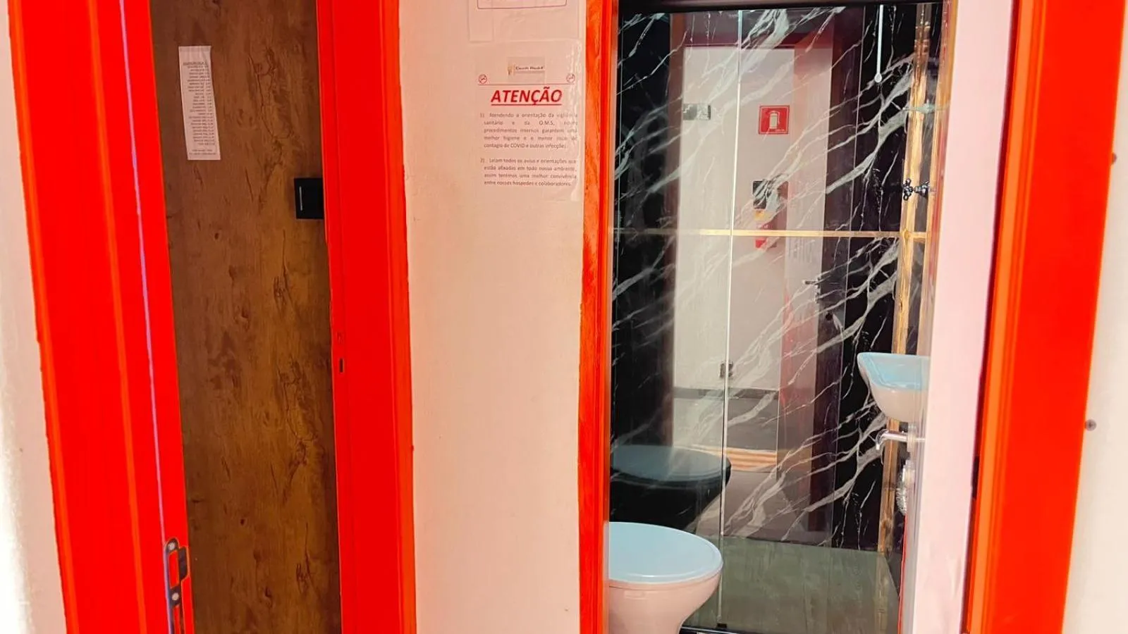 Shower in COACHHOSTEL7