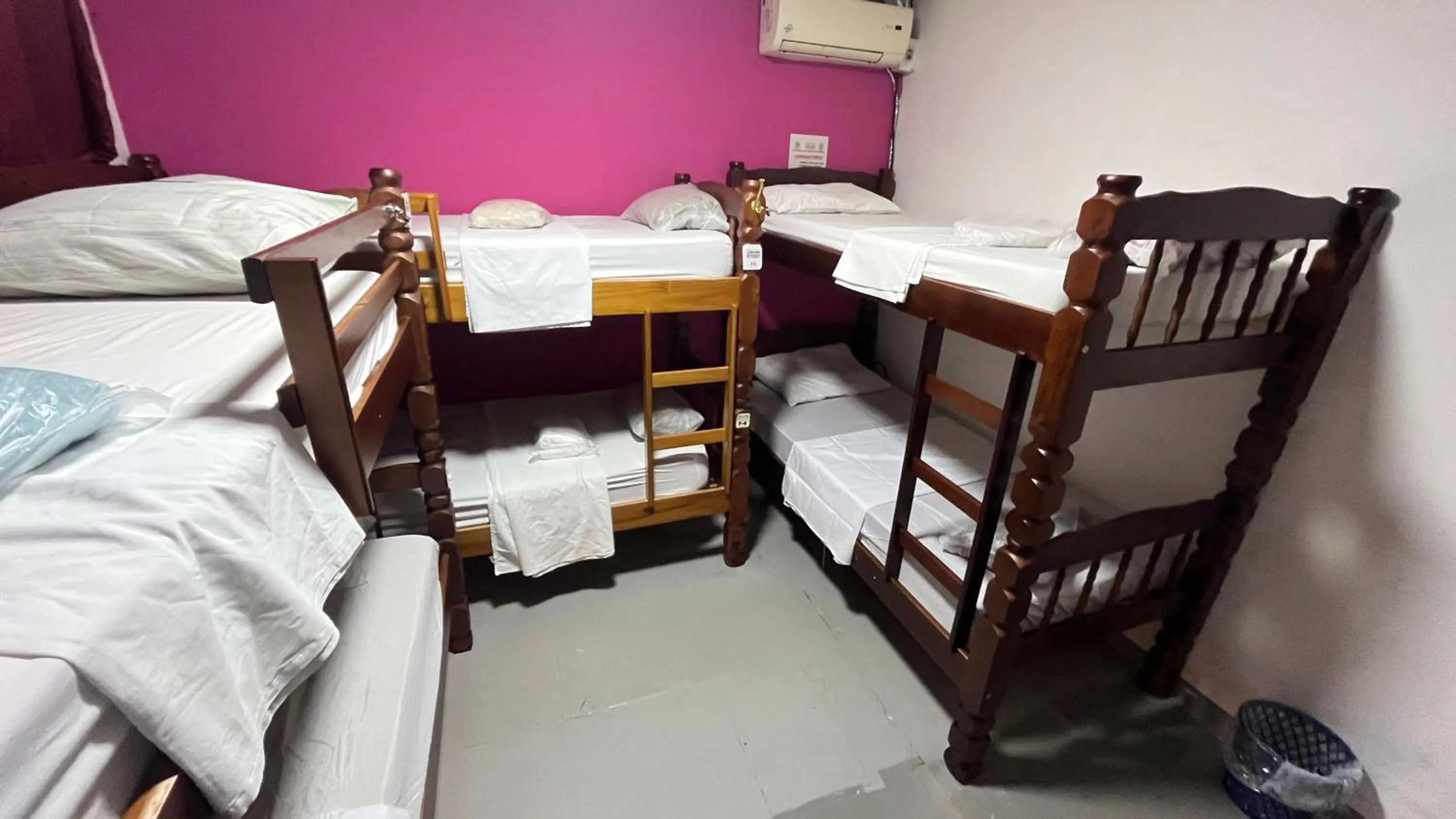 Photo of the whole room in COACHHOSTEL7