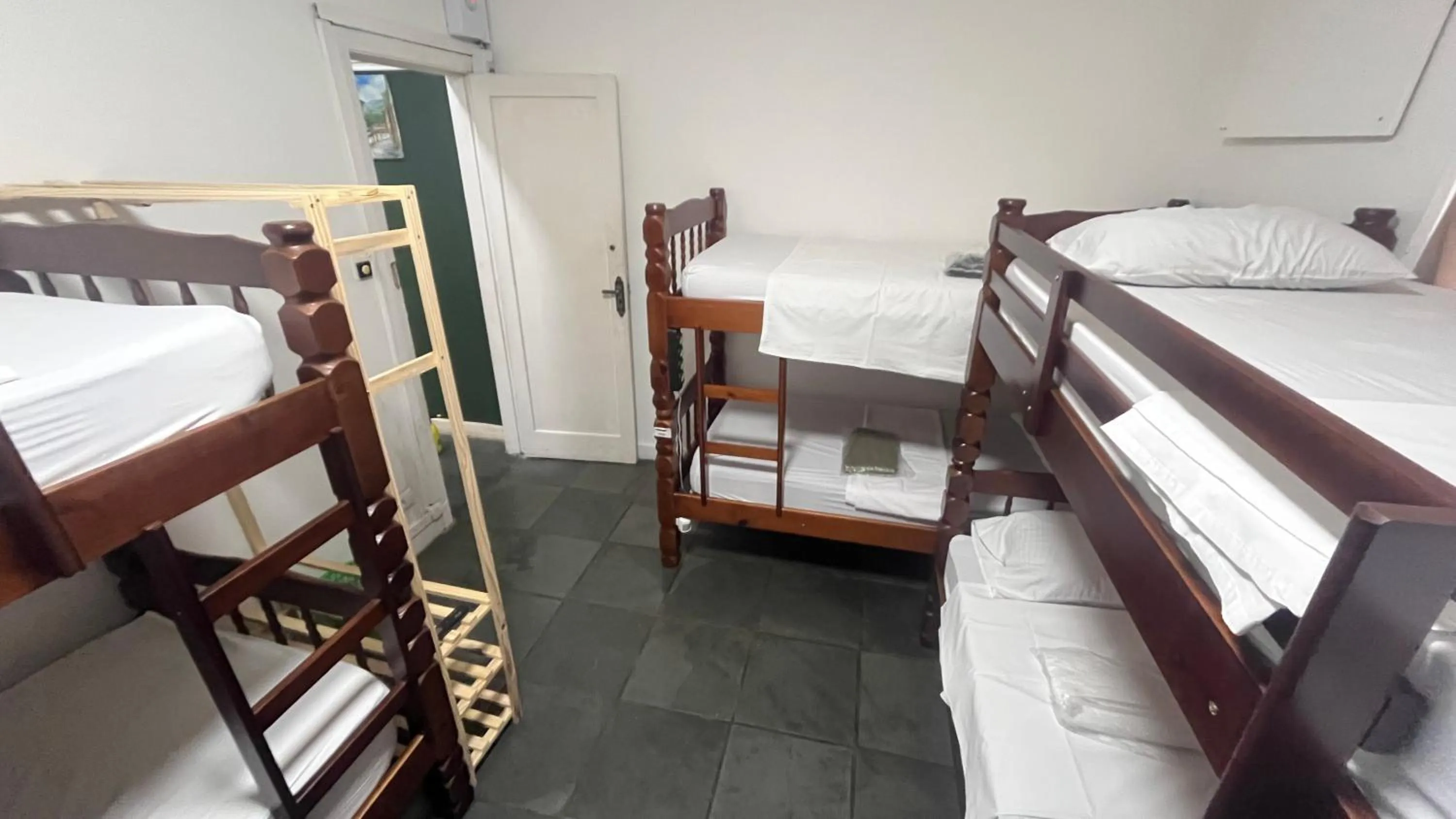 Photo of the whole room in COACHHOSTEL7