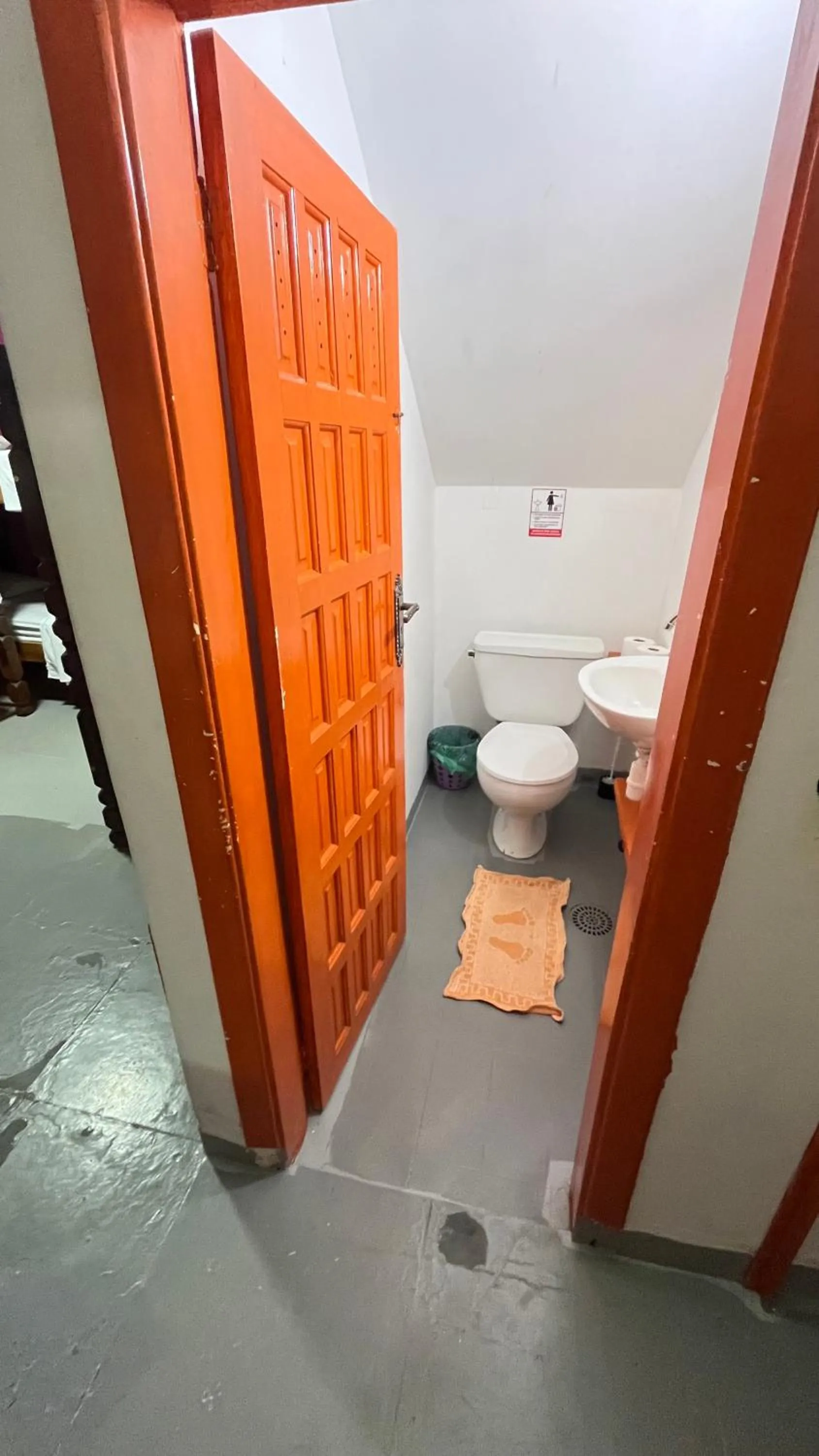 Toilet in COACHHOSTEL7