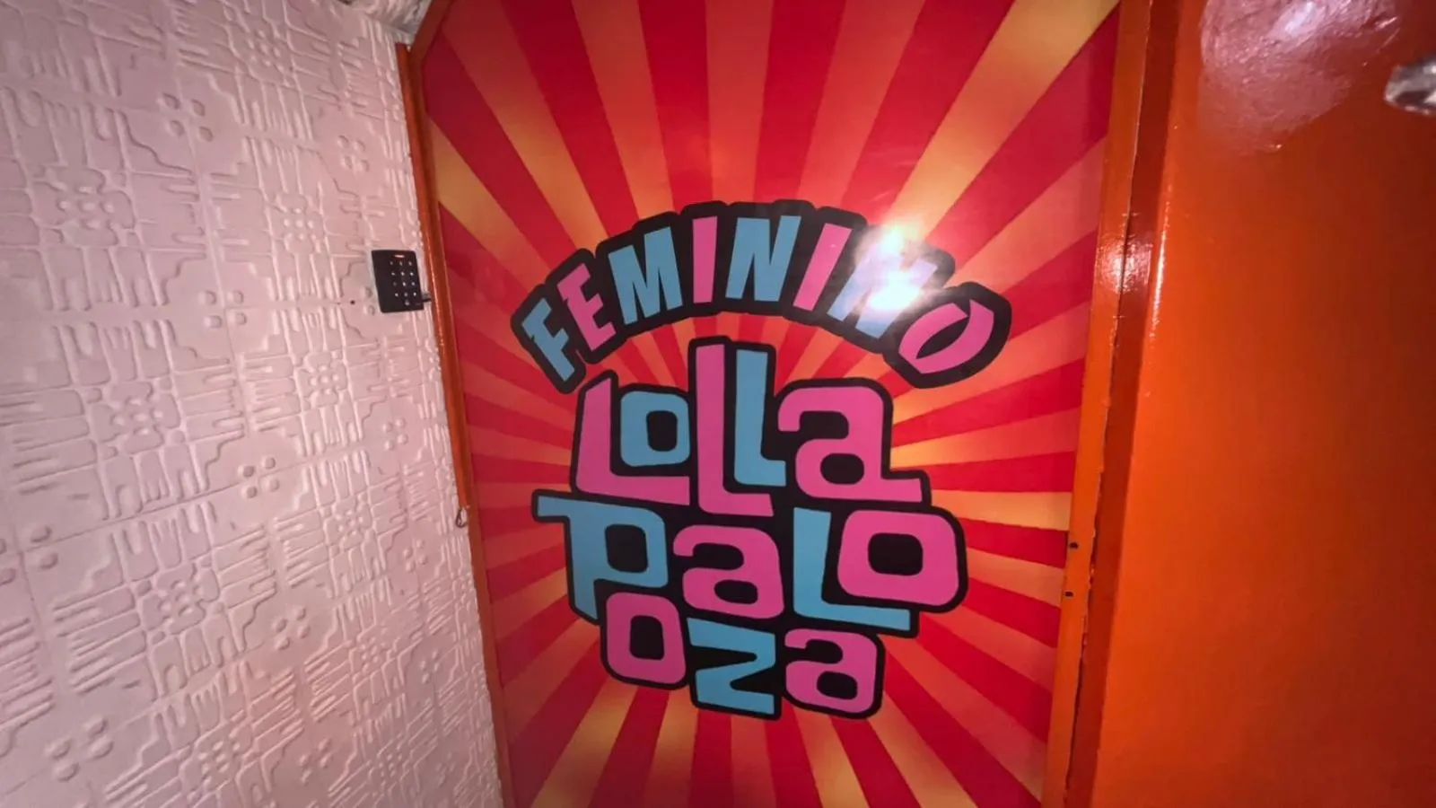 Logo/Certificate/Sign in COACHHOSTEL7