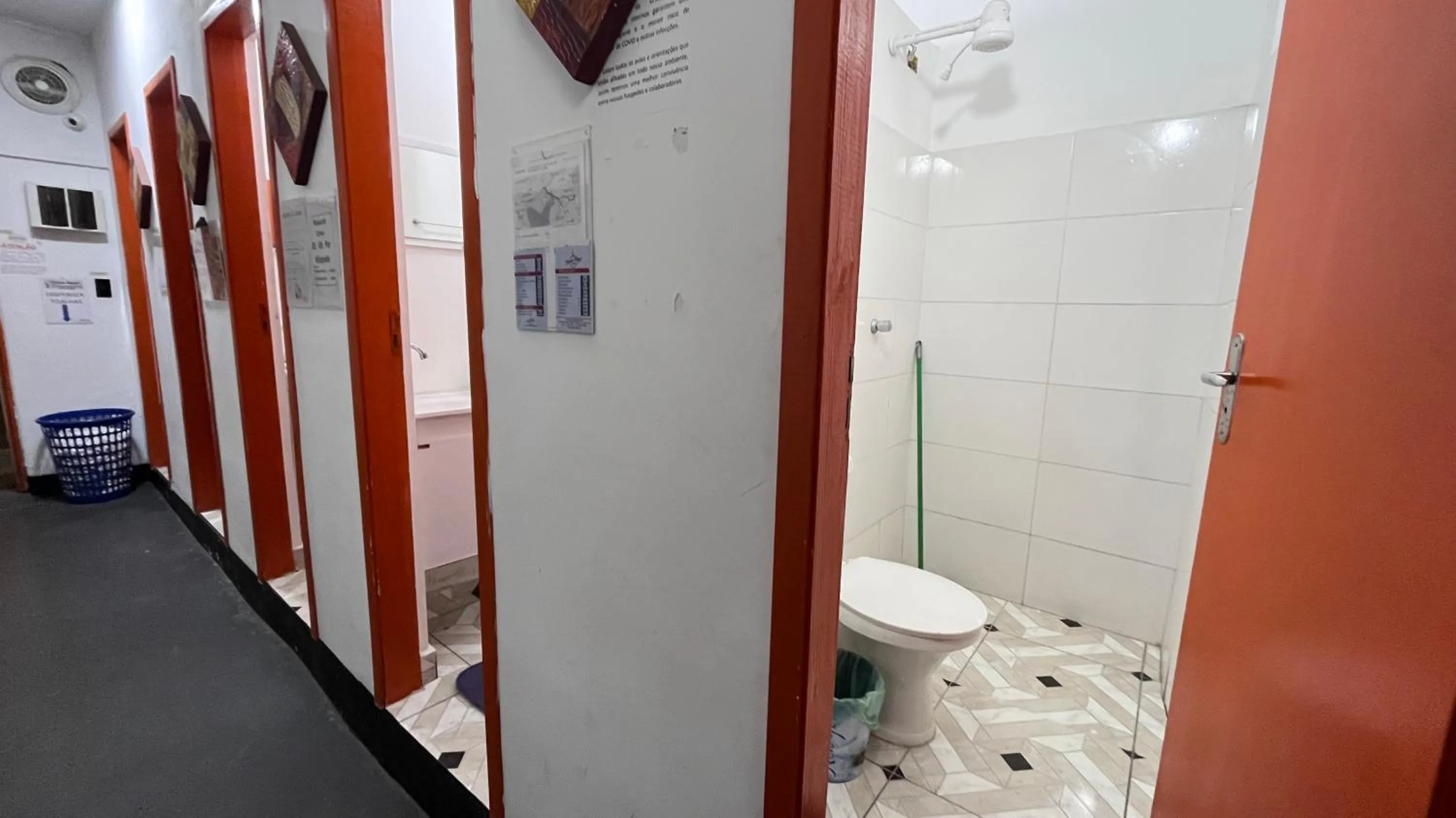 Shower in COACHHOSTEL7