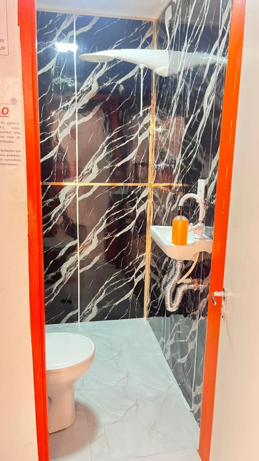 Shower in COACHHOSTEL7