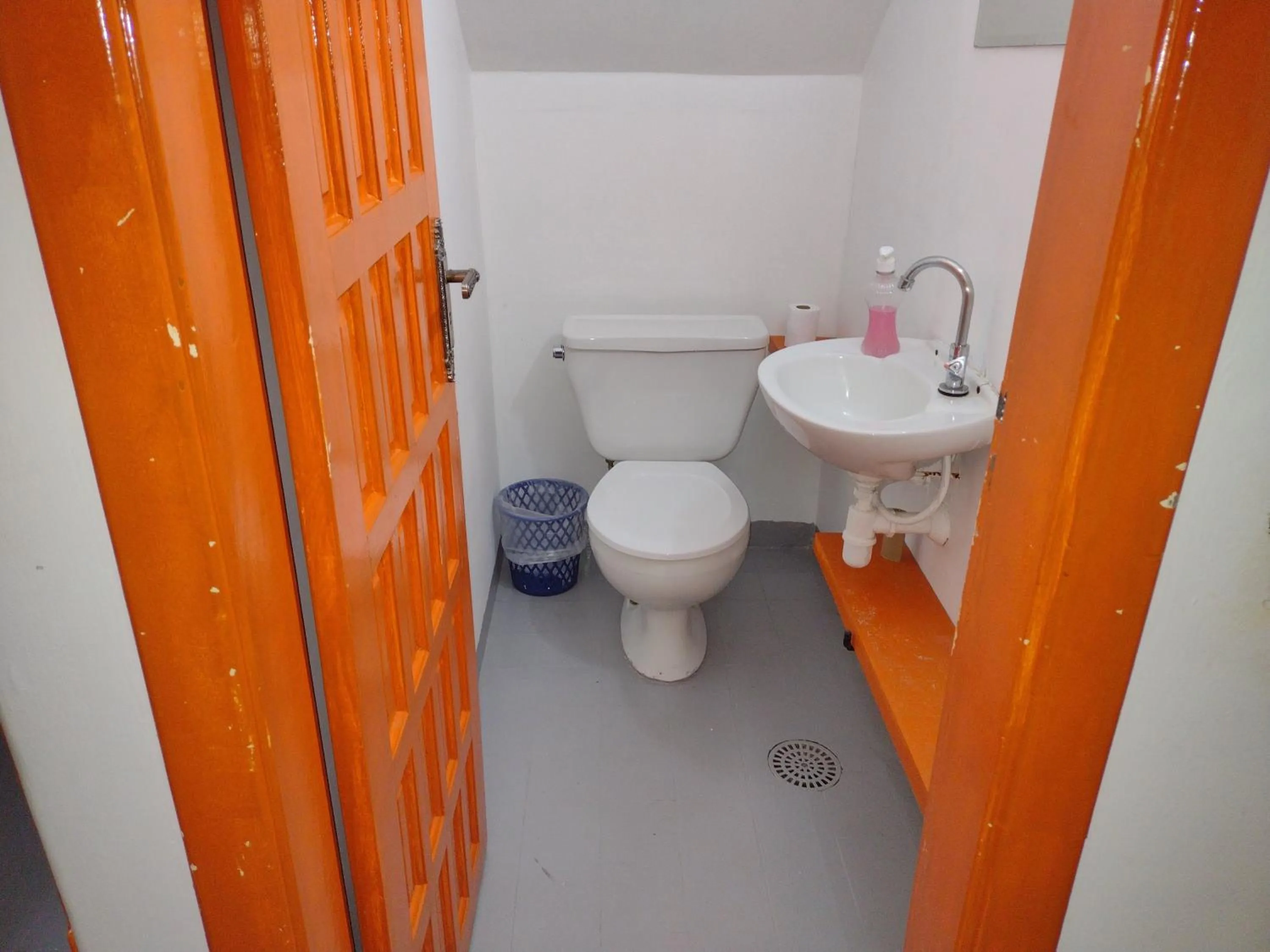 Toilet in COACHHOSTEL7