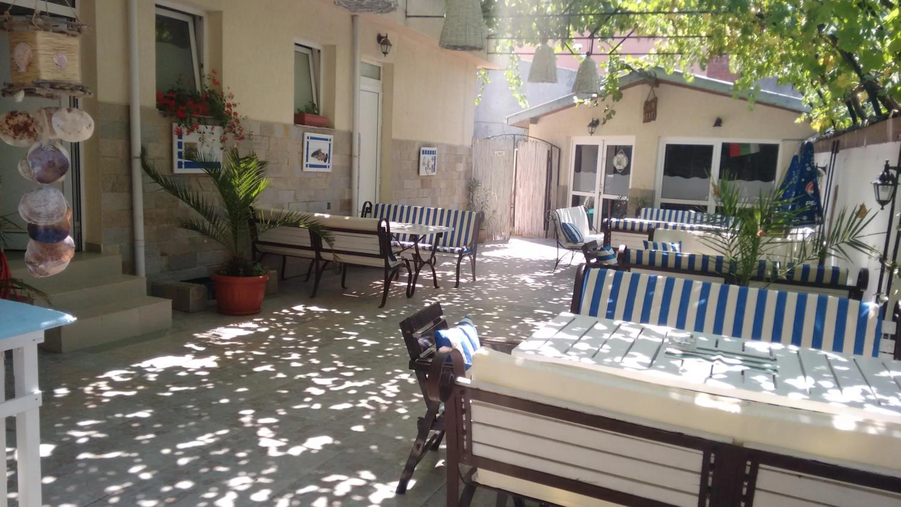 Garden in Lilia 2 Family Hotel