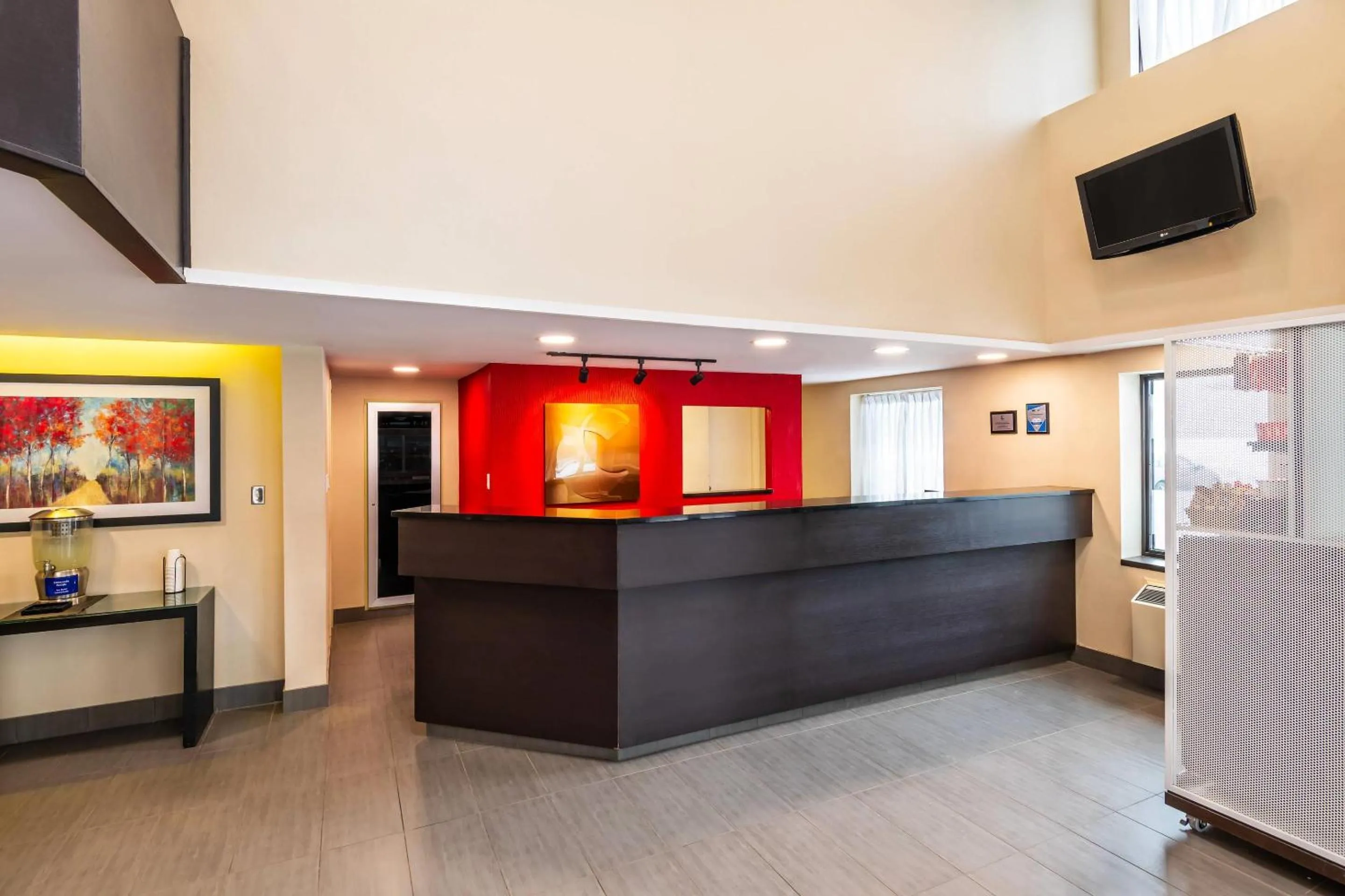 Lobby or reception in Comfort Inn Gatineau