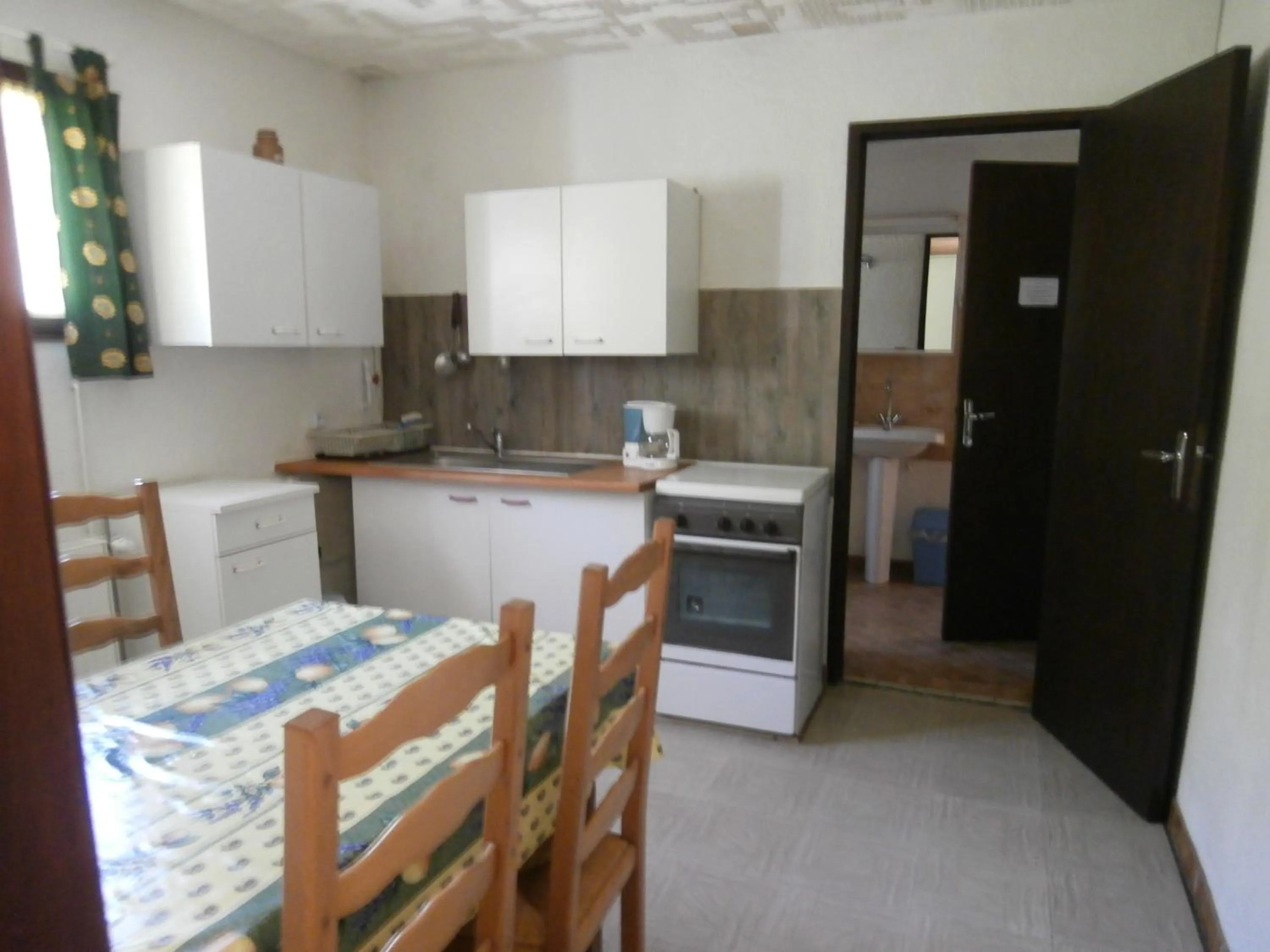 Kitchen or kitchenette in Le Claux des Hespérides