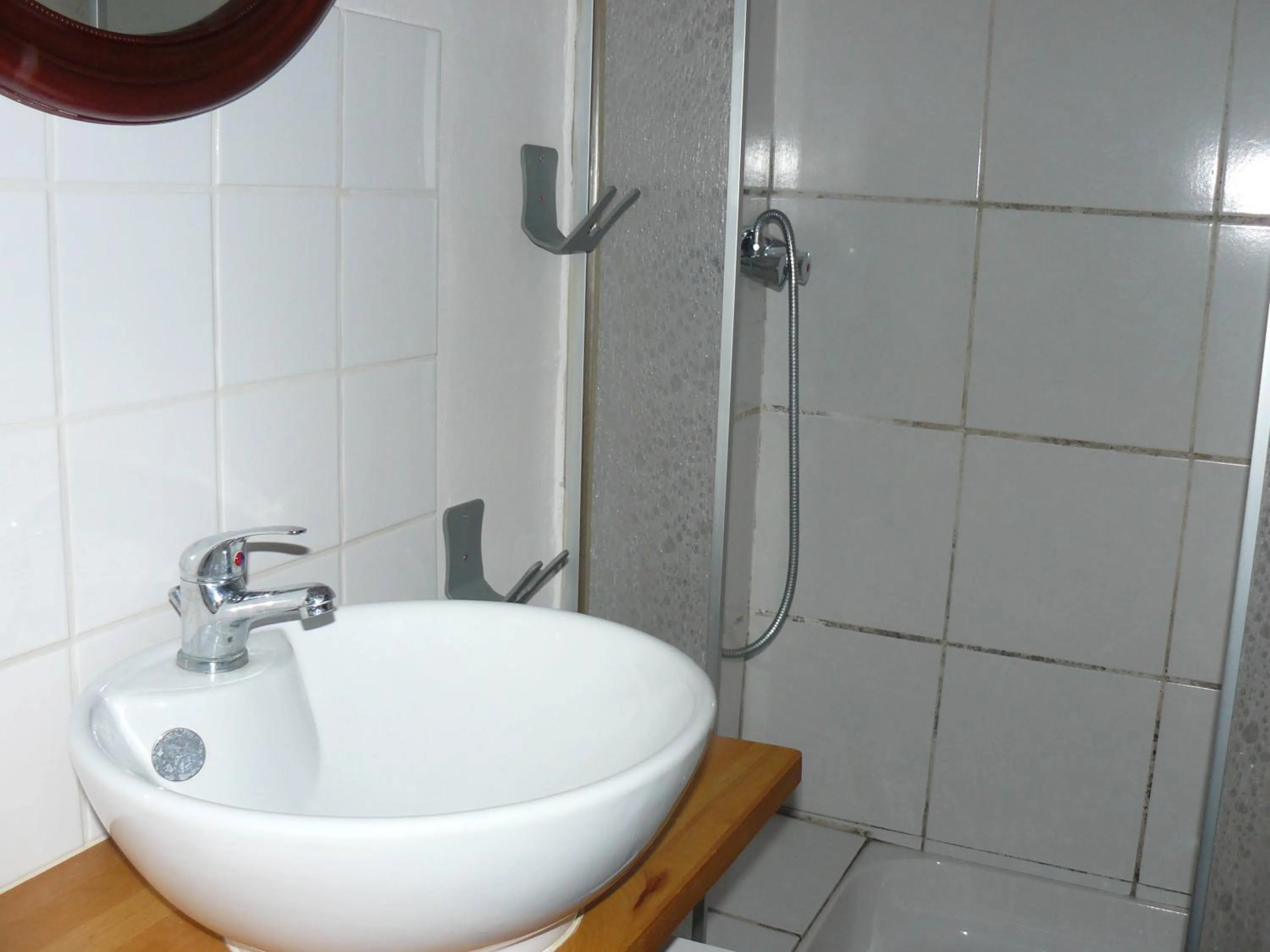 Shower in Le Claux des Hespérides