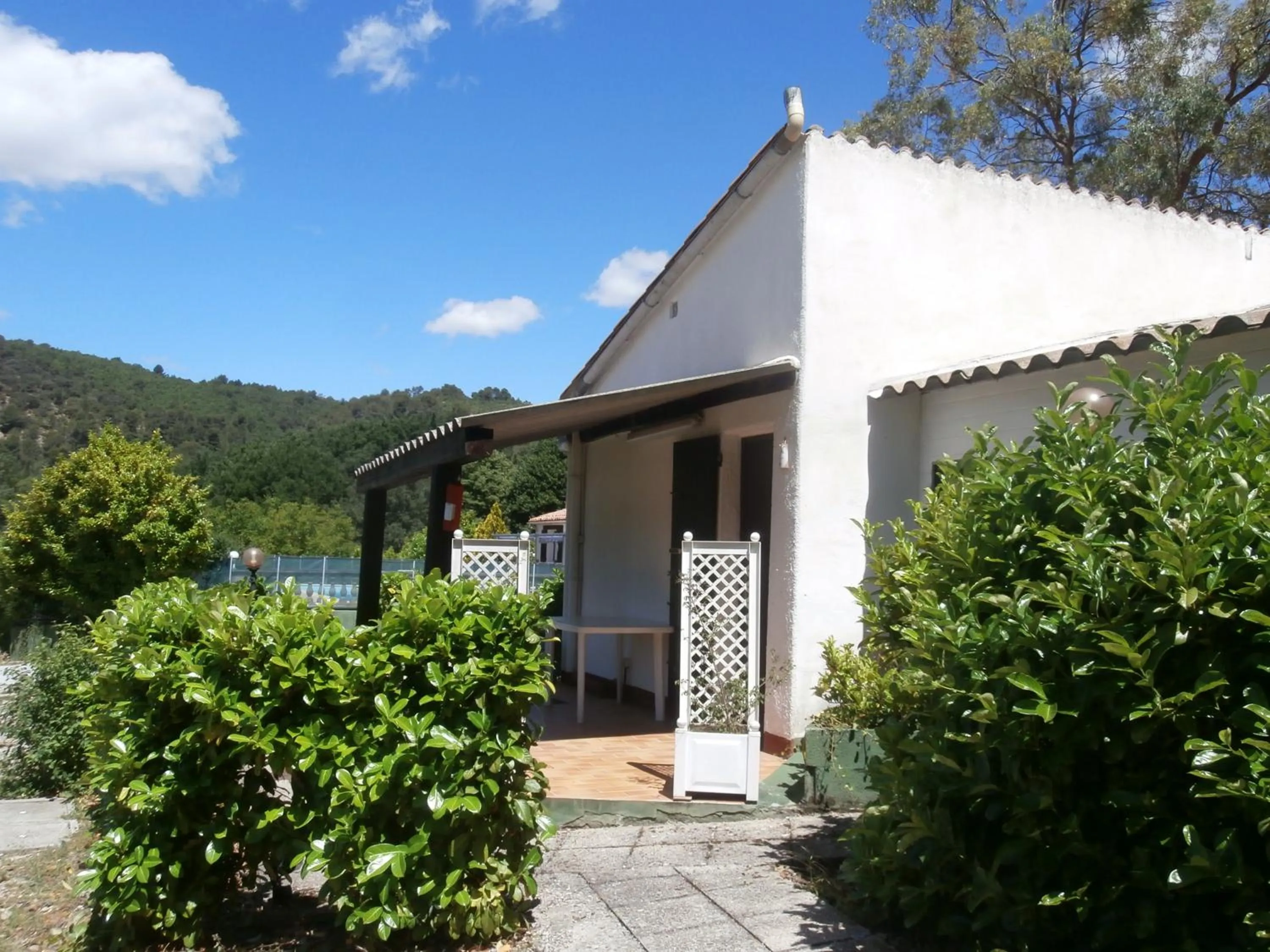 Facade/entrance in Le Claux des Hespérides