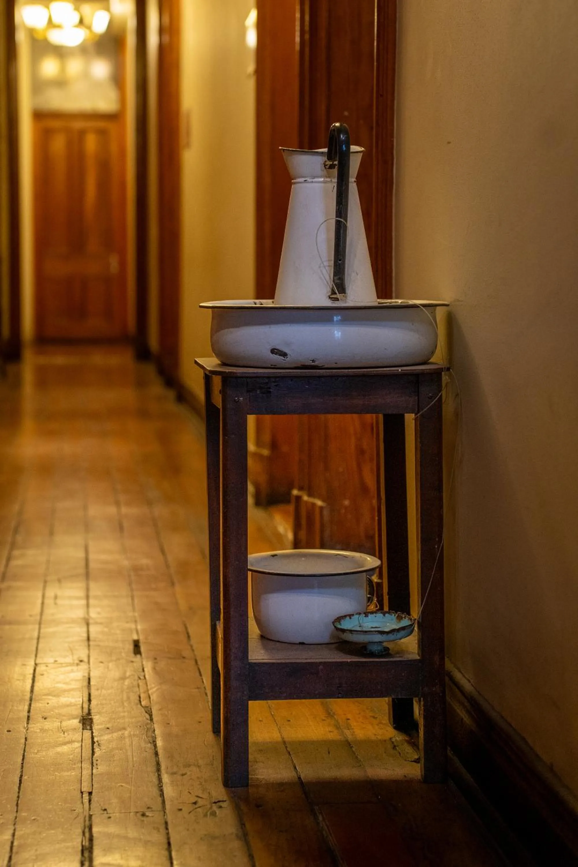 furniture in Hotel Reina Victoria Valparaíso