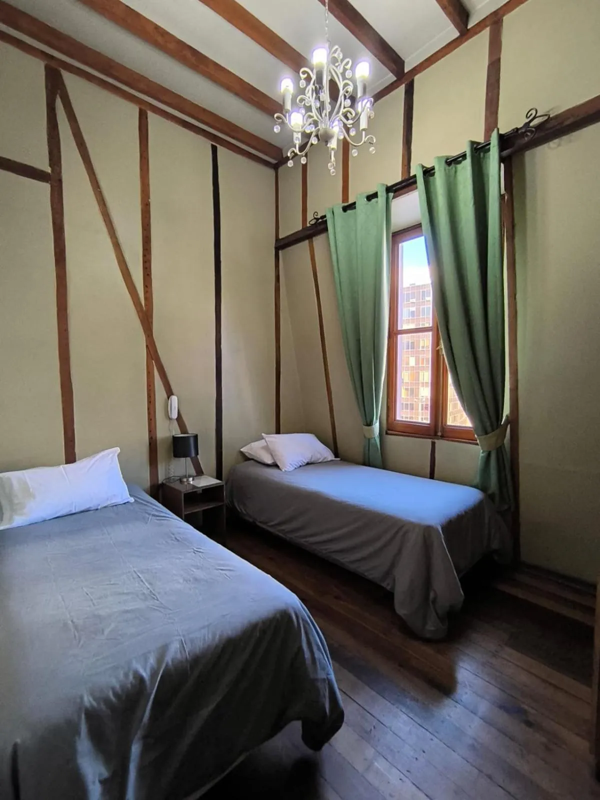 Bed in Hotel Reina Victoria Valparaíso