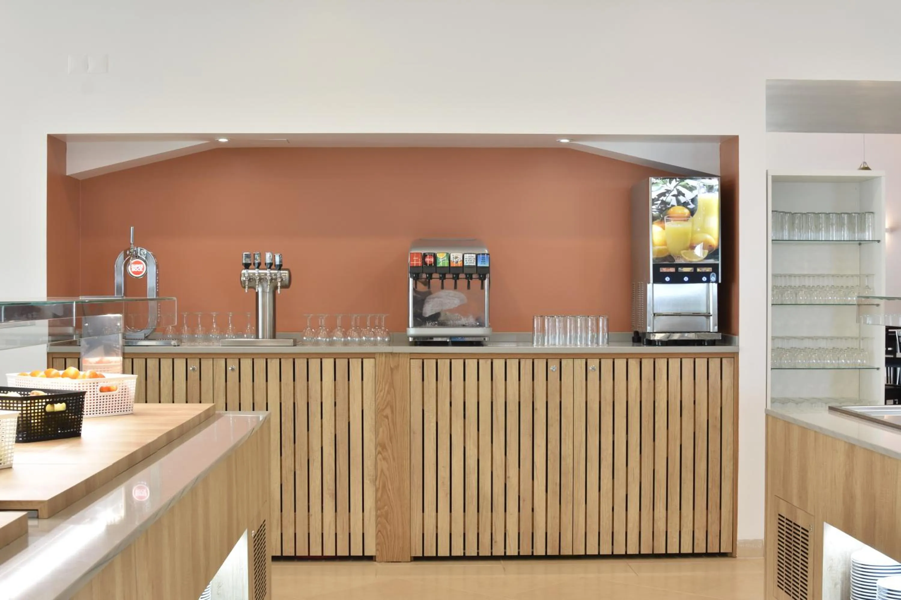 Restaurant/places to eat in Golden Club Cabanas