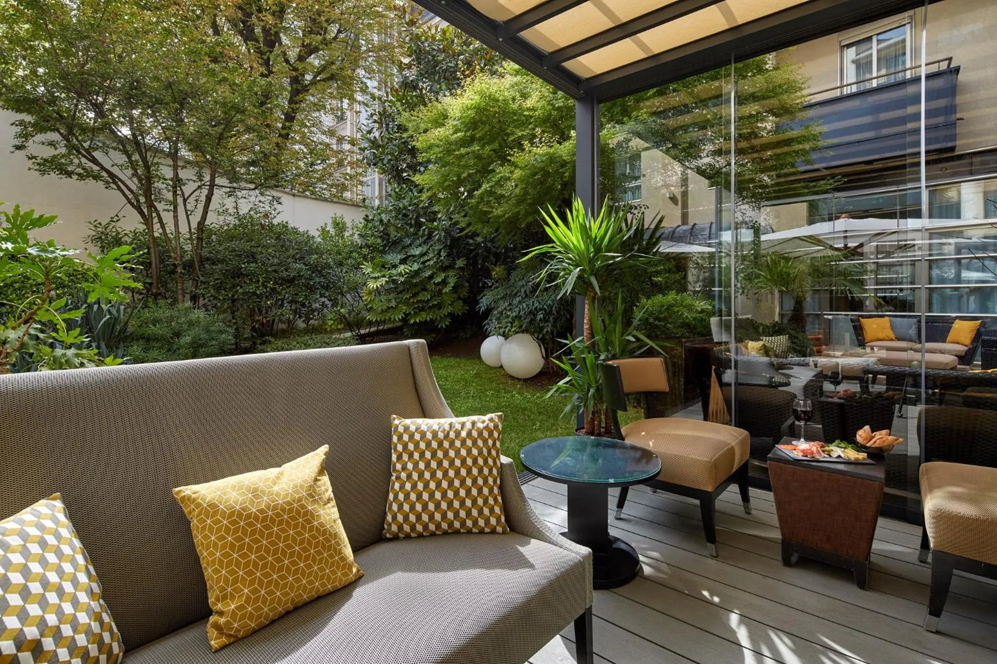 Property building in Ampère