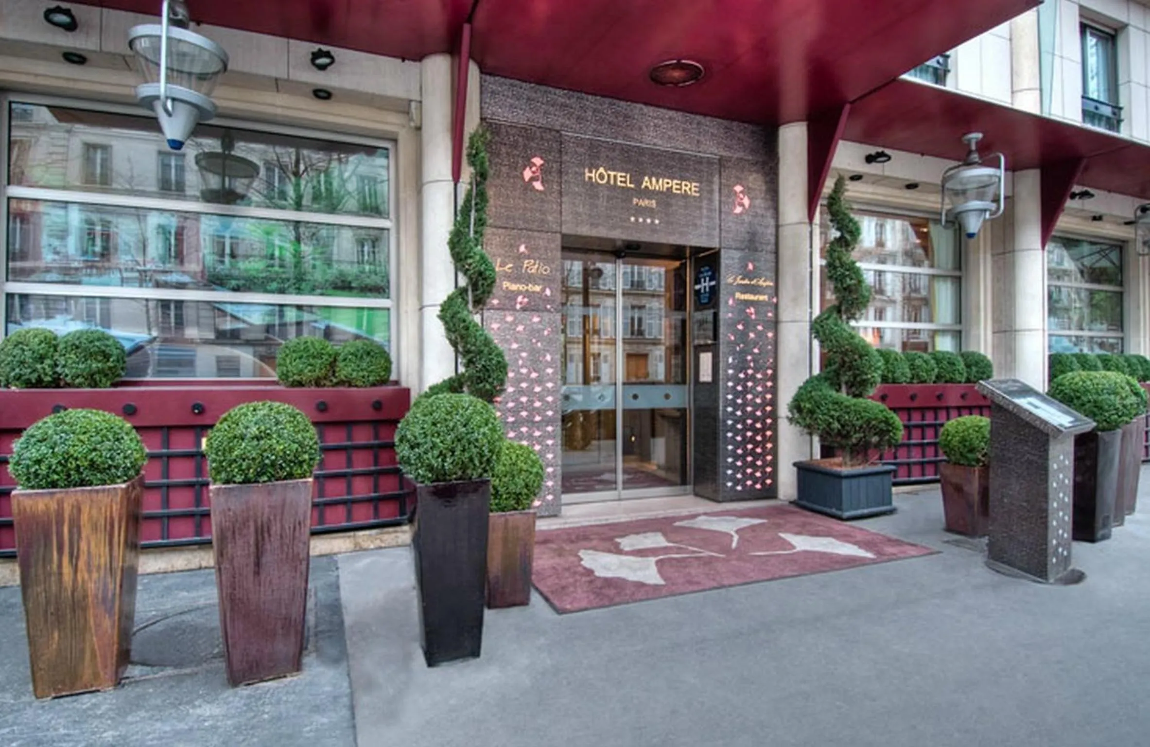 Property building in Ampère