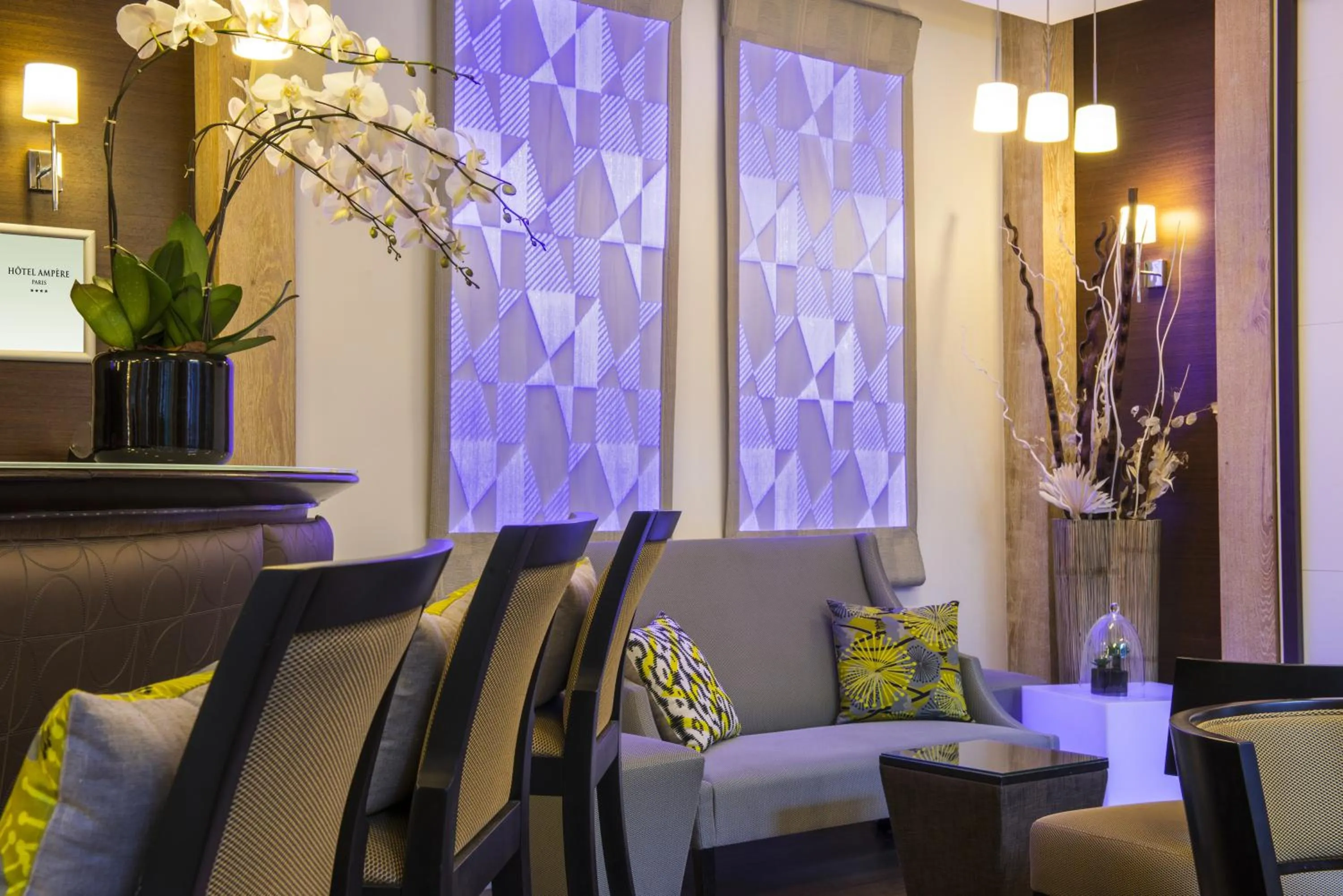 Communal lounge/ TV room in Ampère