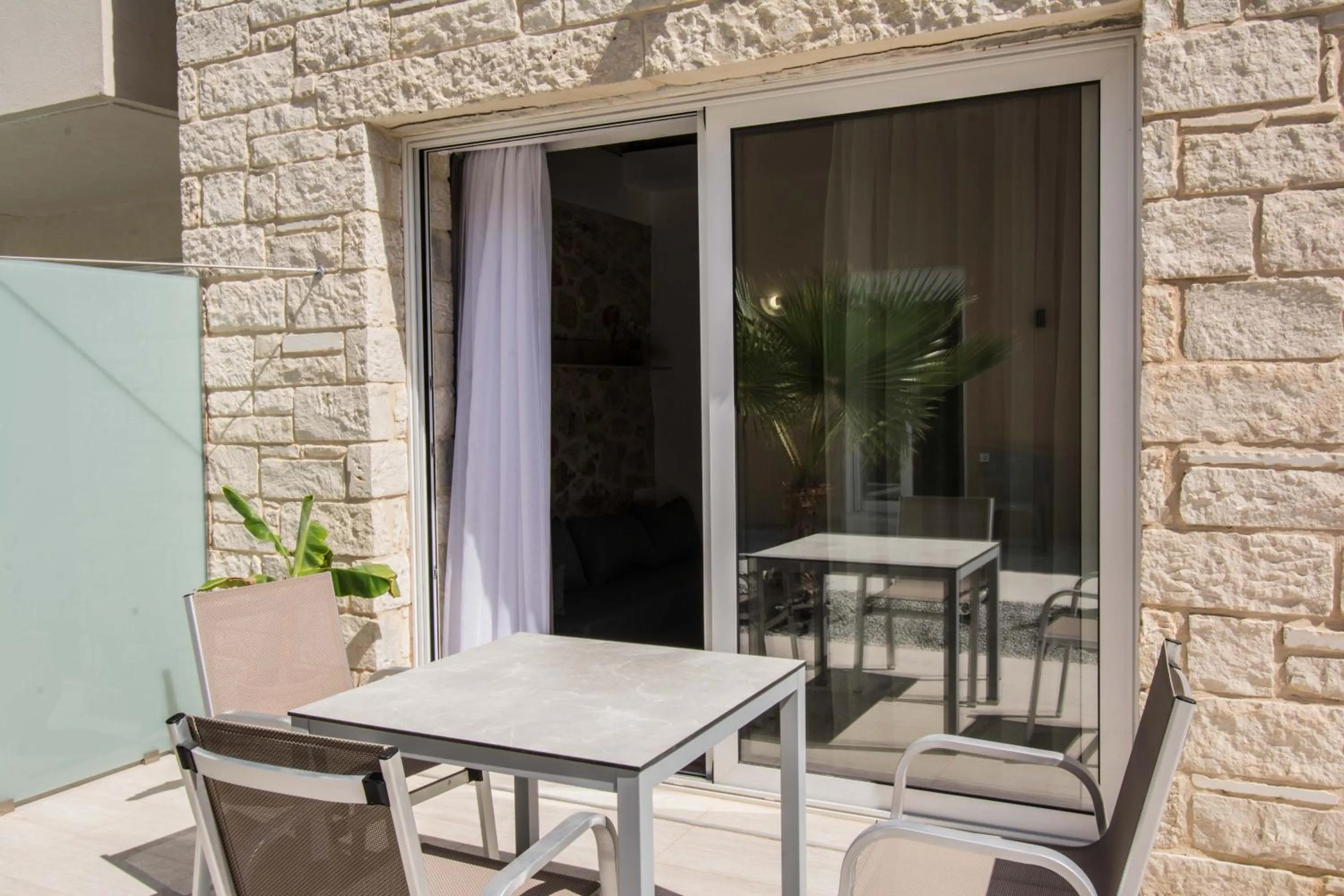 Michalianna Suites "by Checkin"