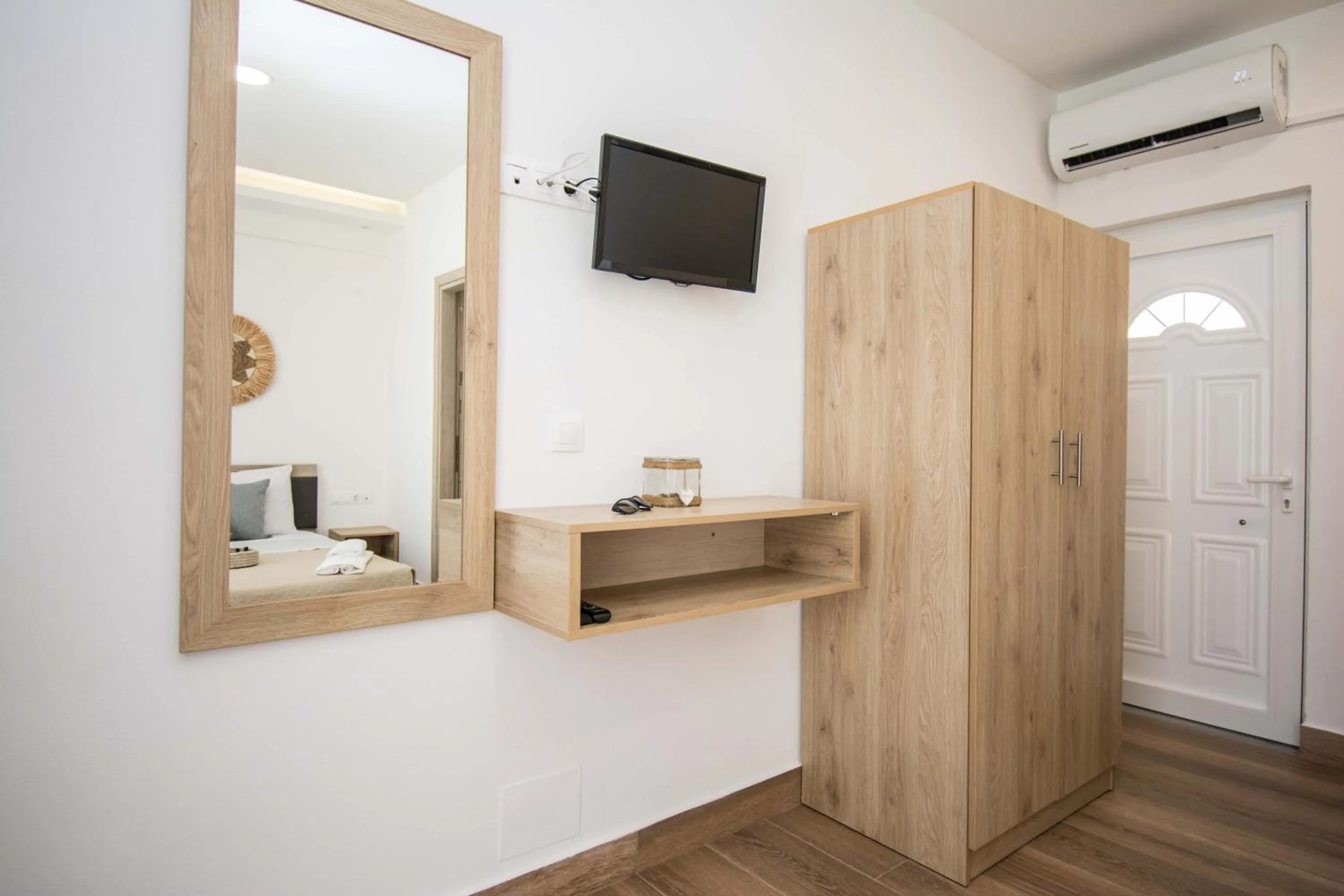 Michalianna Suites "by Checkin"