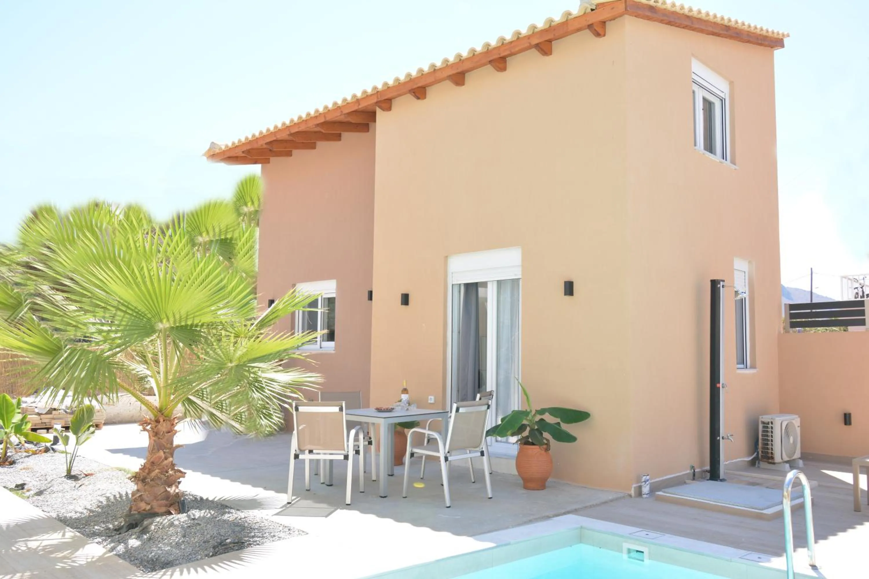 Michalianna Suites "by Checkin"