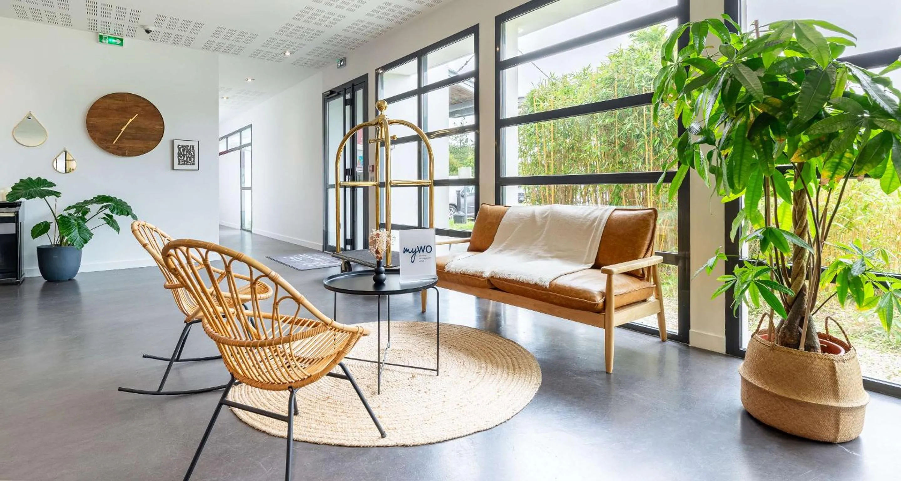 Lobby or reception in Best Western Hôtel De La Cité & Spa