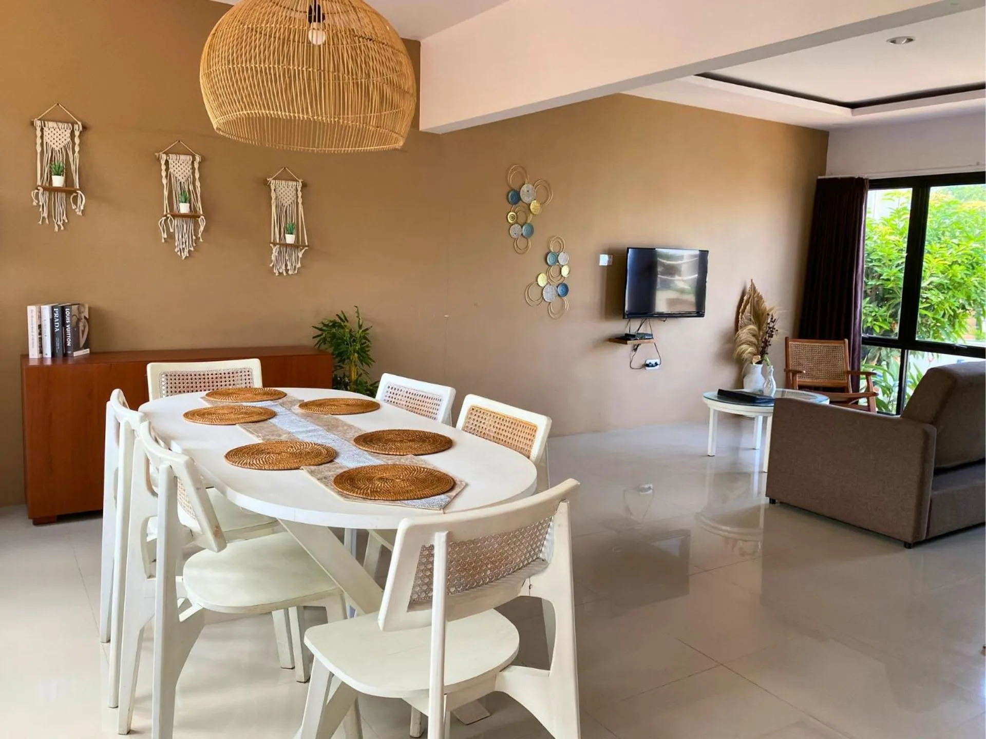 Living room in The Happinezz Hills Hotel