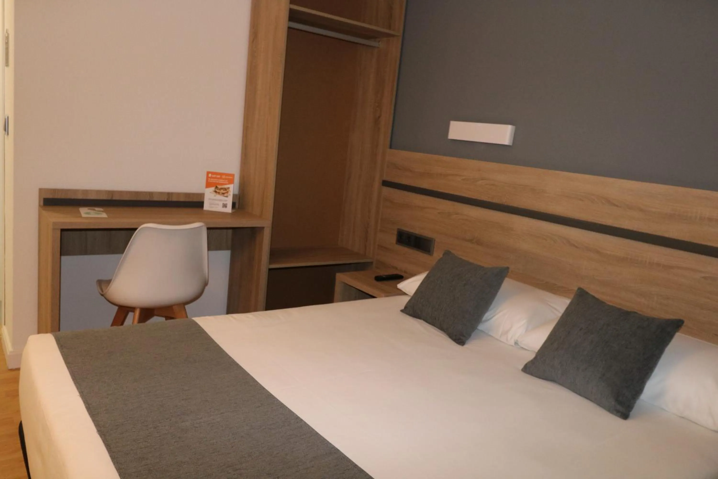 Bed in Hostal Alda Palencia Plaza