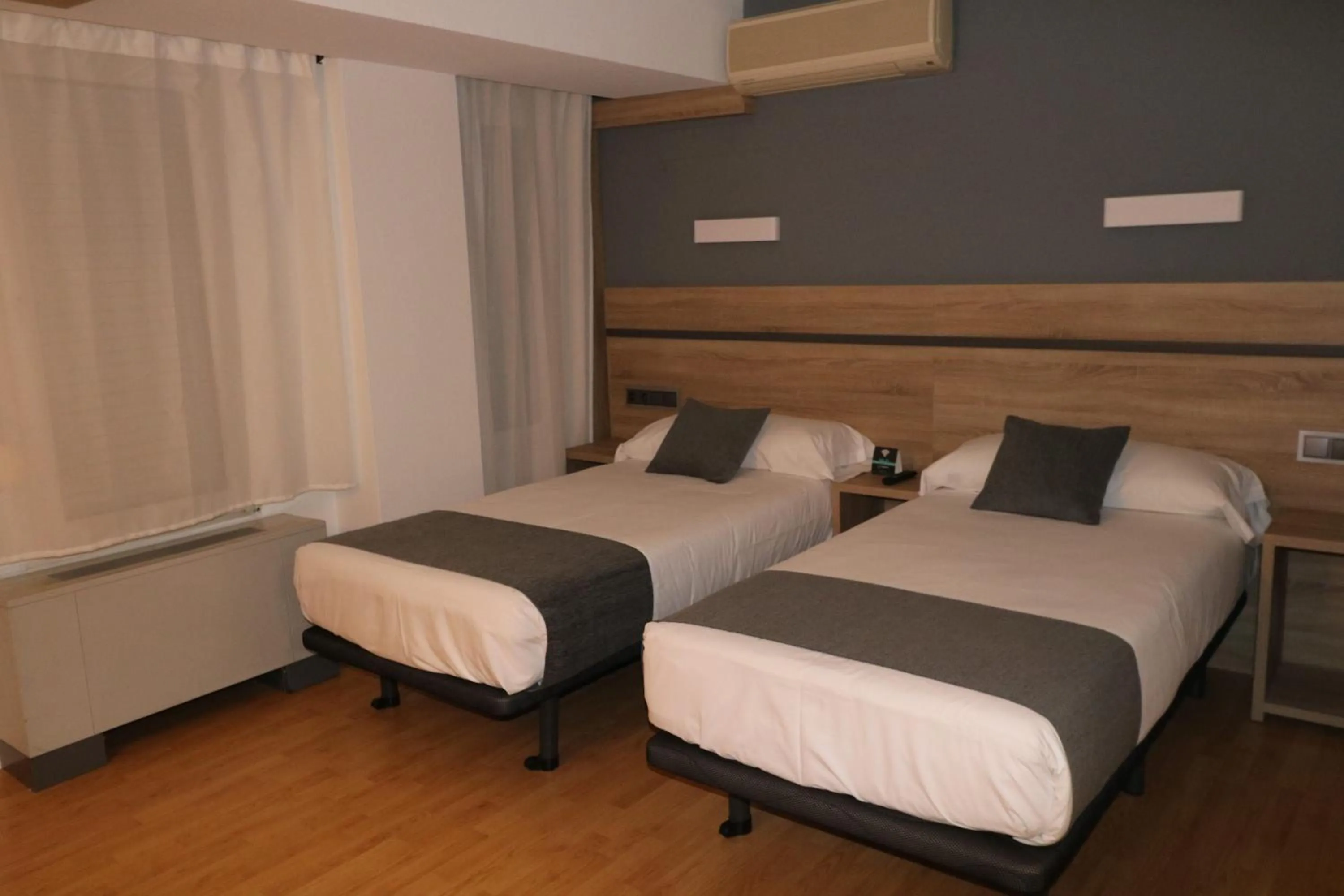 Bed in Hostal Alda Palencia Plaza