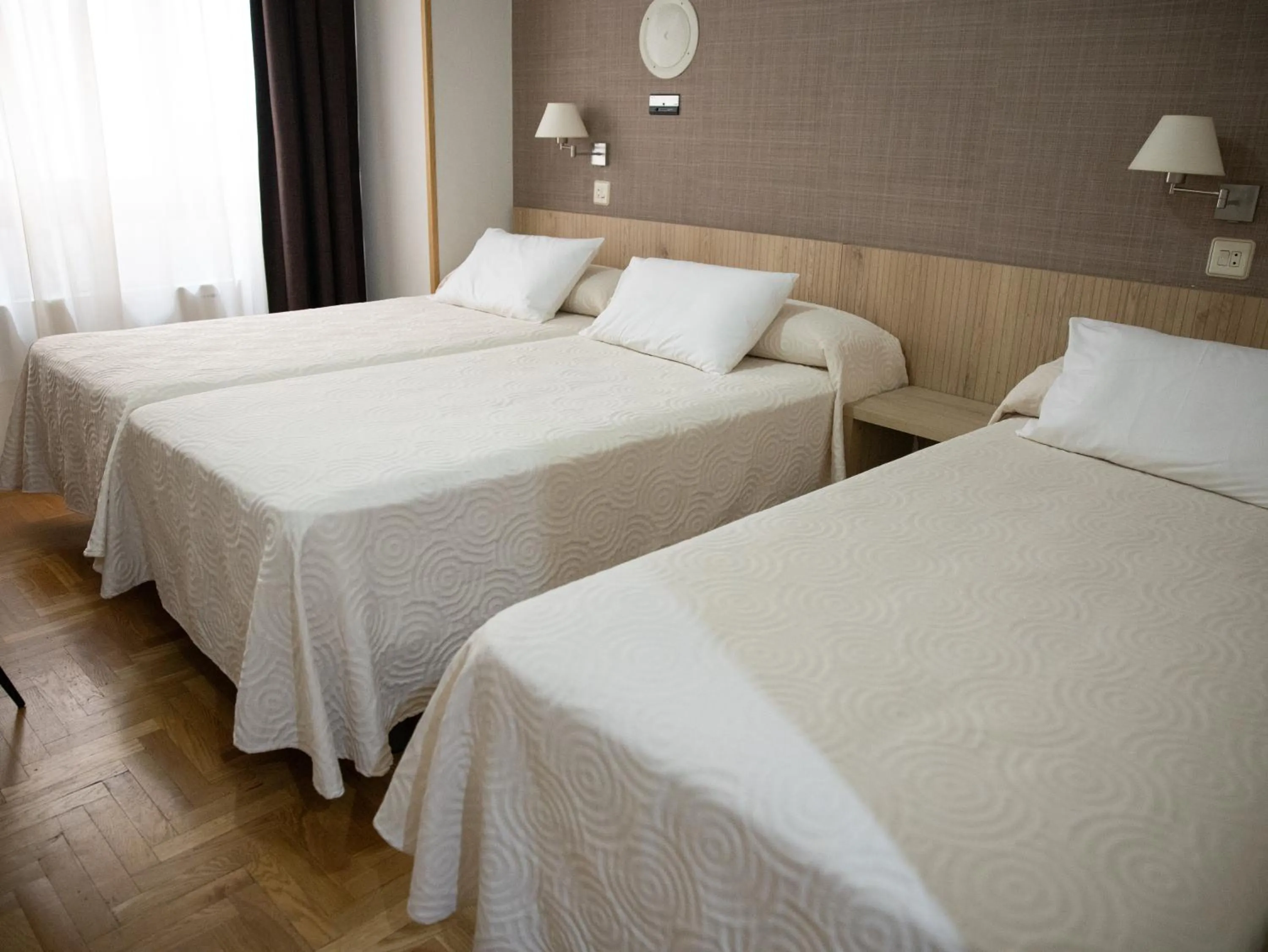 Bed in Hotel El Molinón