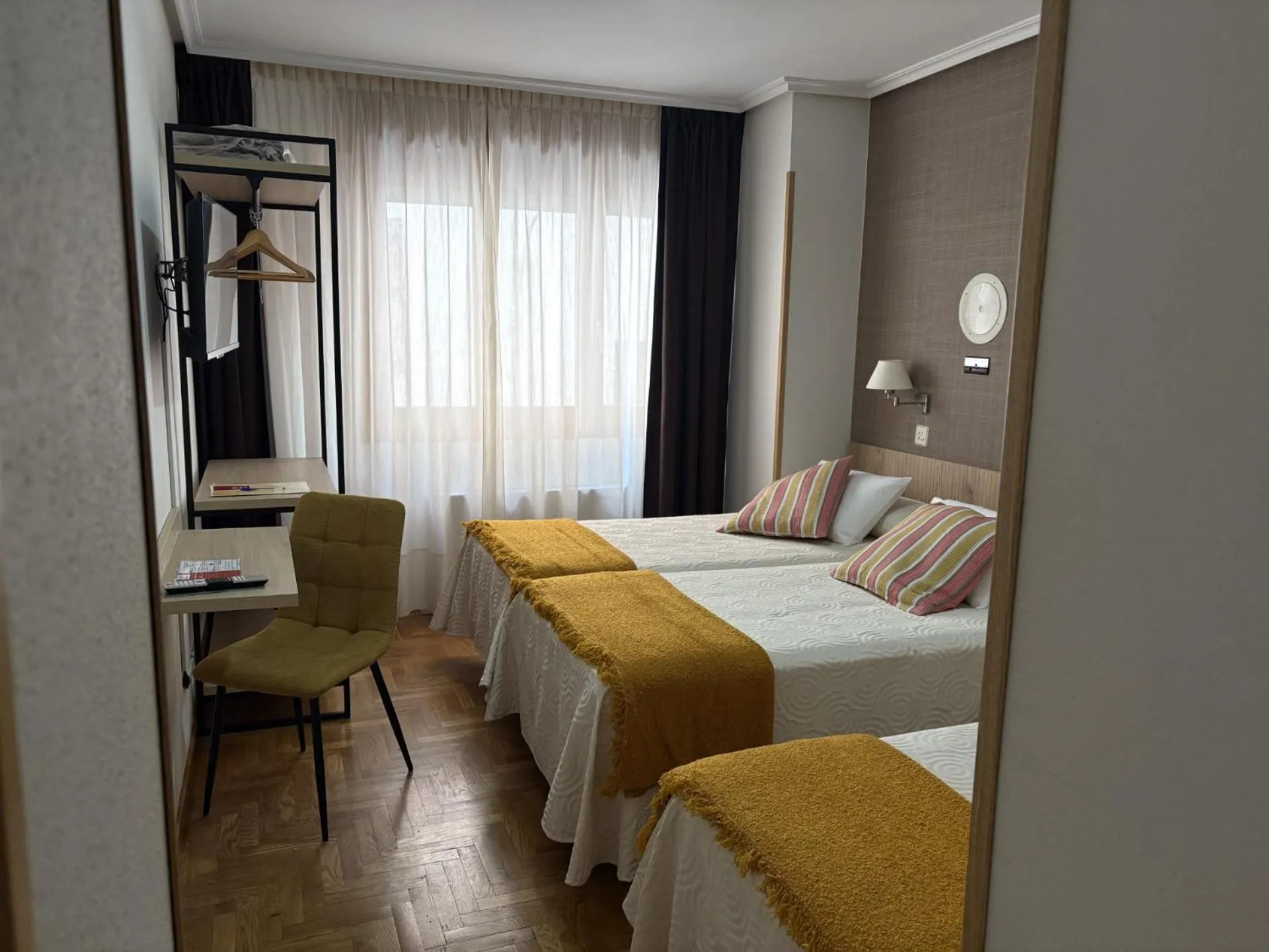 Bed in Hotel El Molinón