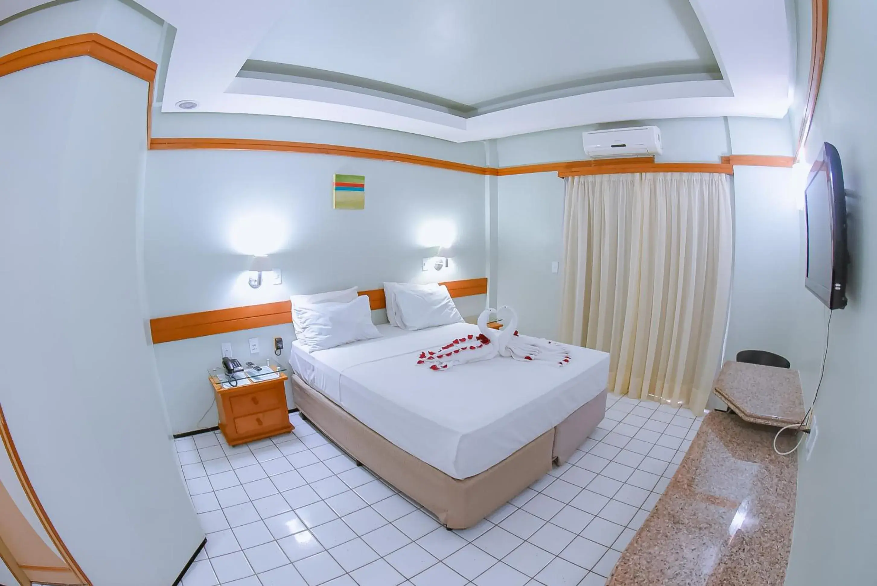 Deluxe Double Room with Balcony in Hotel Praia Ponta d'Areia Deluxe Double Room with Balcony in Hotel Praia Ponta d'Areia