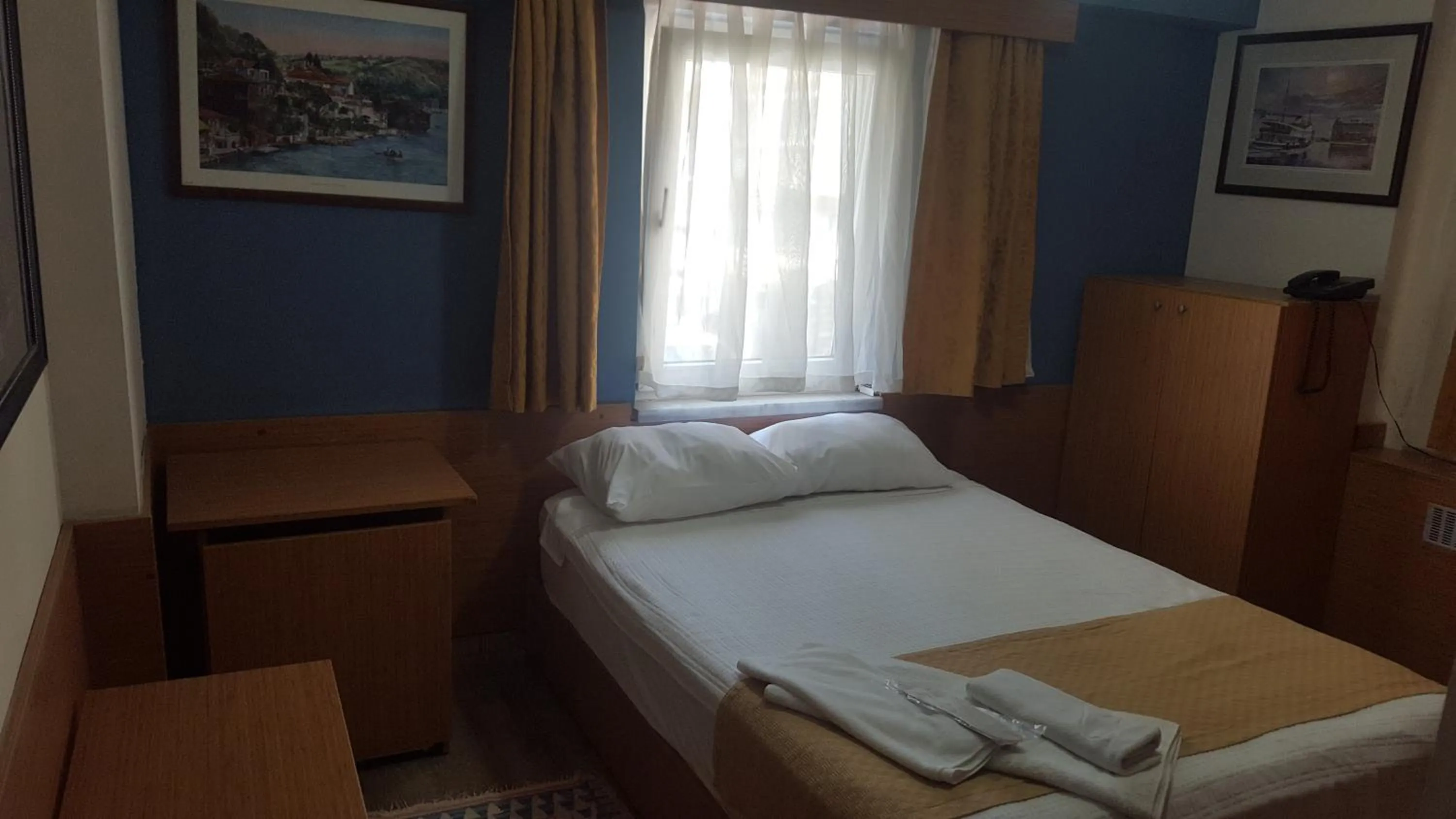 Bed in Kadikoy Otel