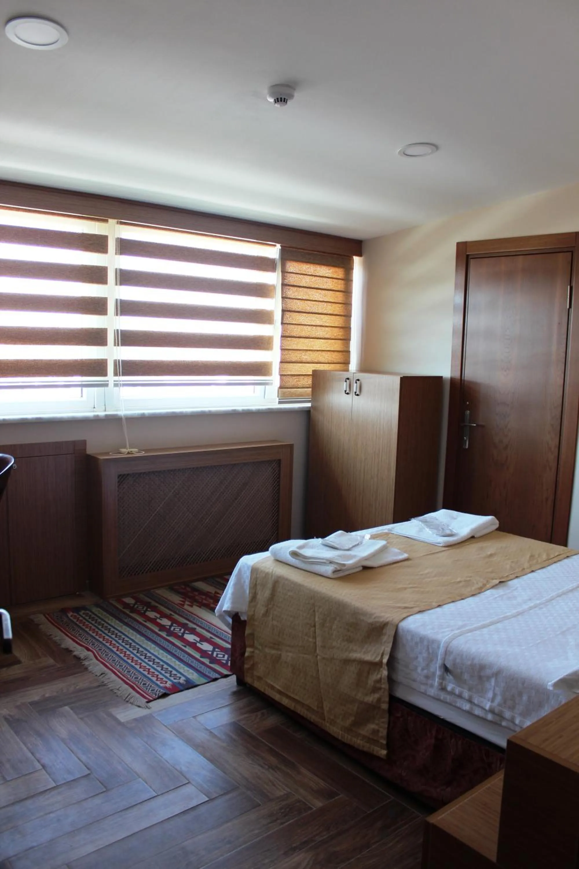 Photo of the whole room, Bed in Kadikoy Otel