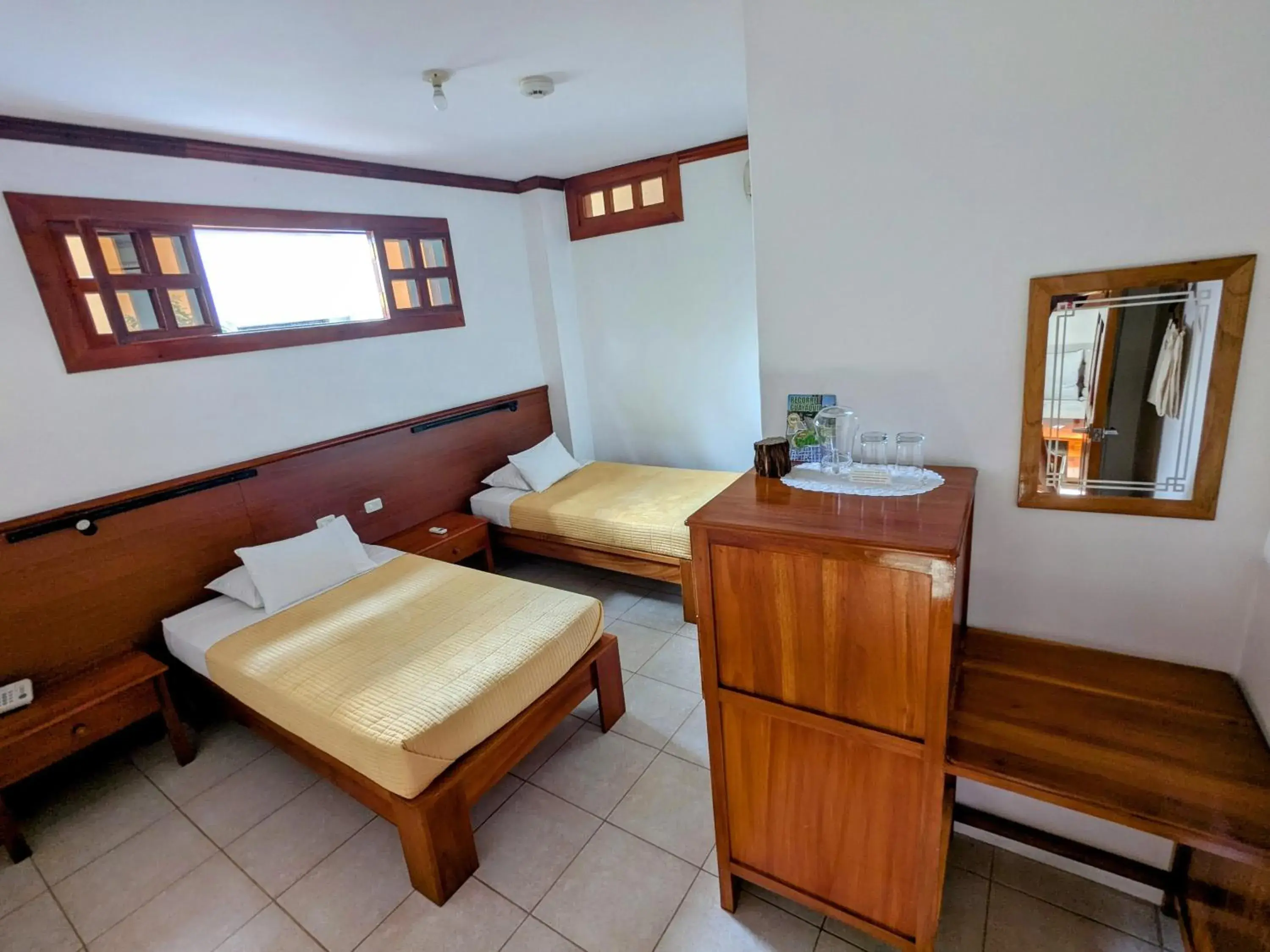 Twin Room in Hostal Macaw Twin Room in Hostal Macaw