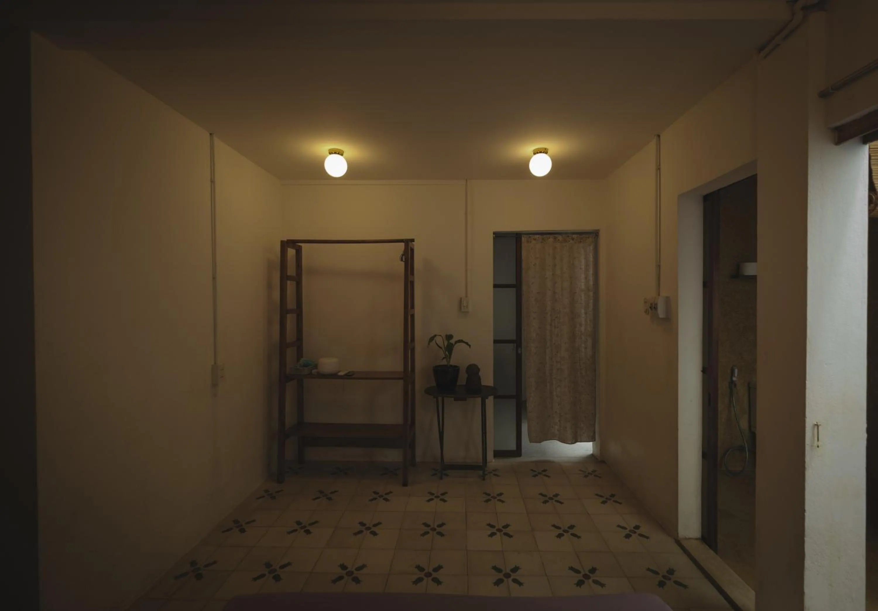 Photo of the whole room in a-mâze house