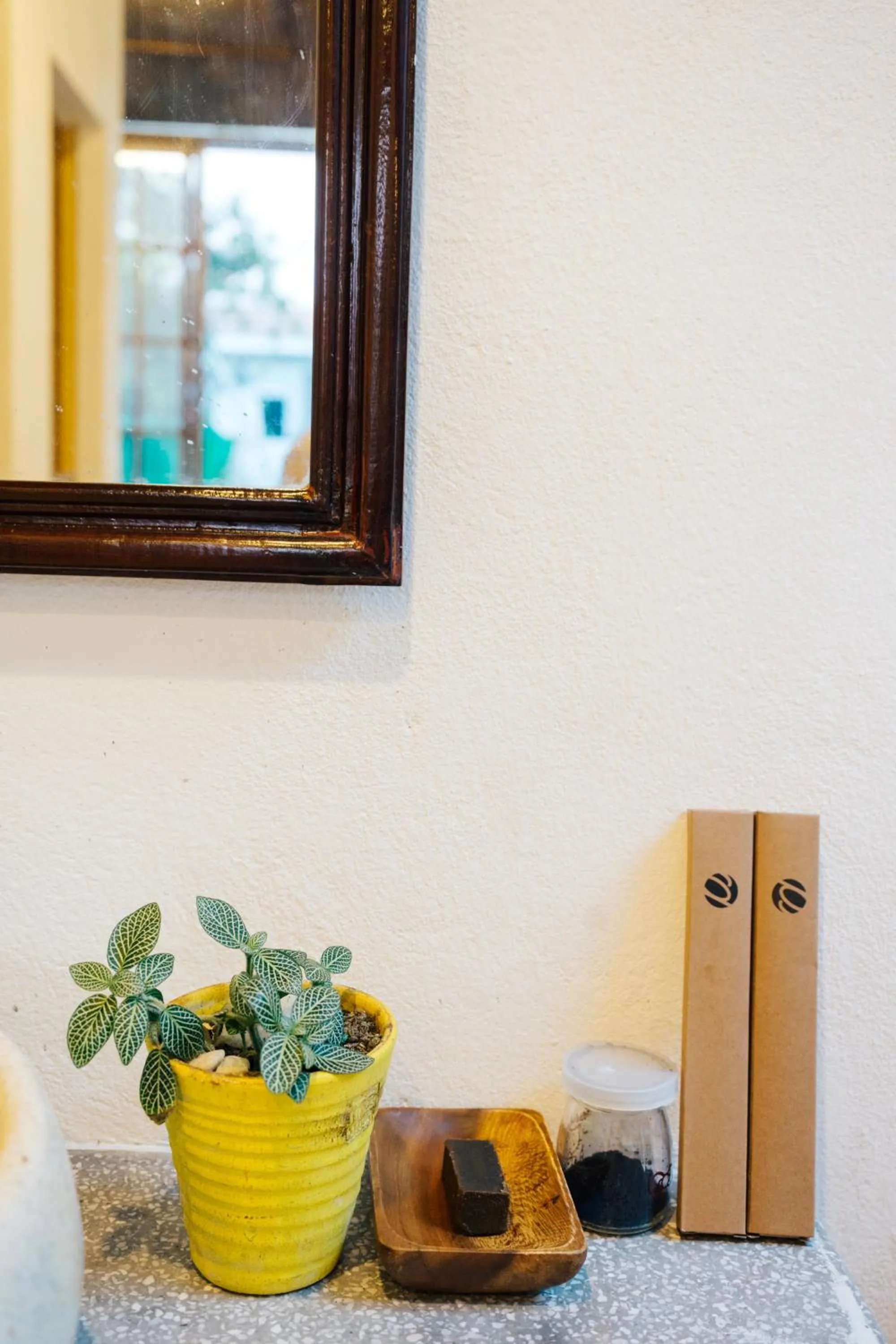 Photo of the whole room in a-mâze house