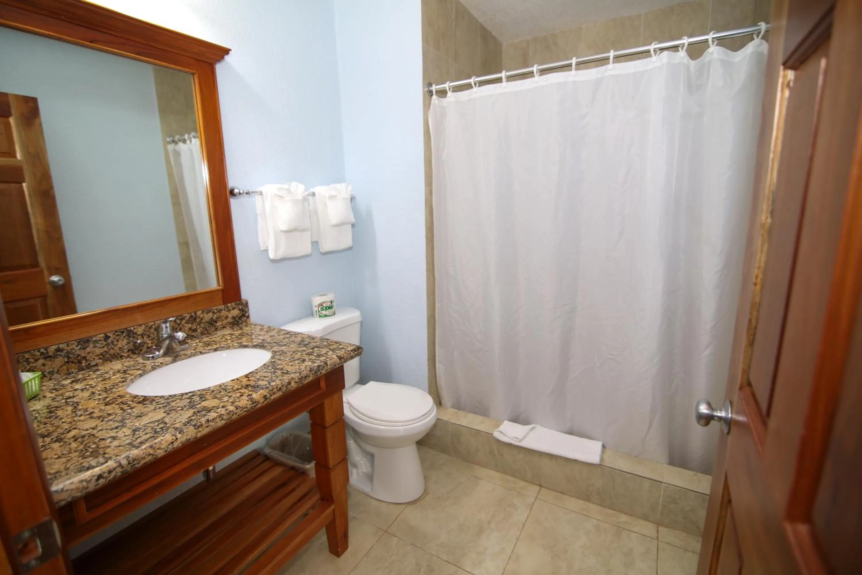 Toilet in Coco La Palm