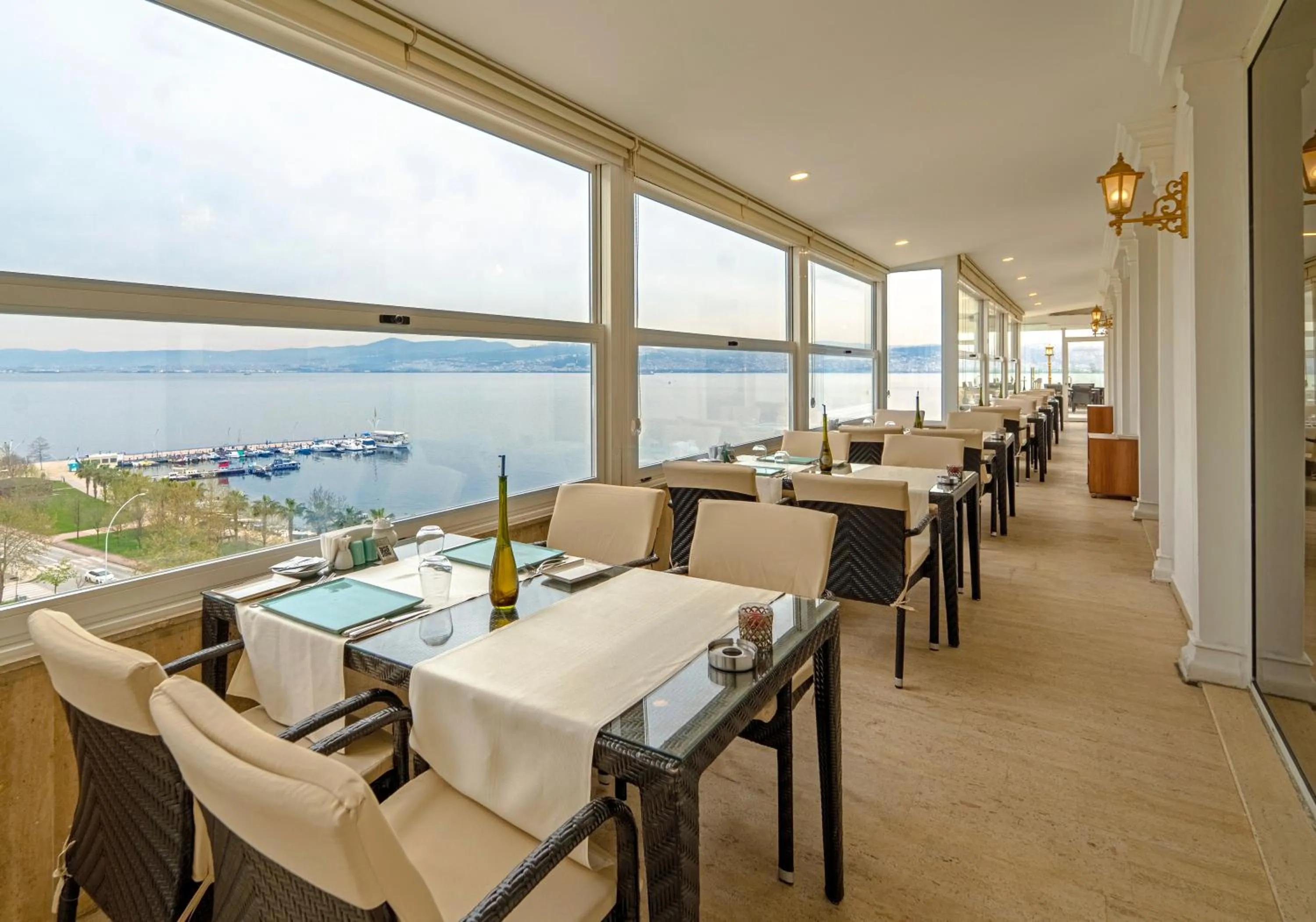 Restaurant/places to eat in Wellborn Luxury Hotel